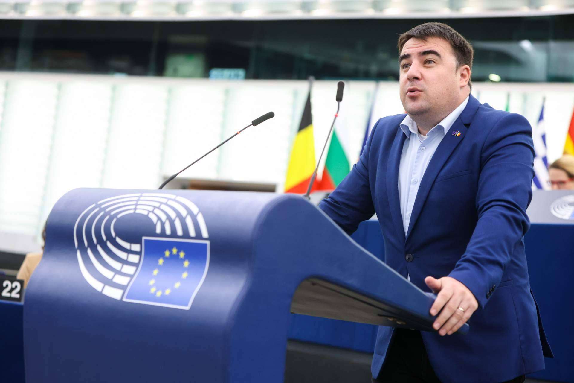 ¿Cuáles son los derechos a la doble nacionalidad para los rumanos? Vlad Marius Botos