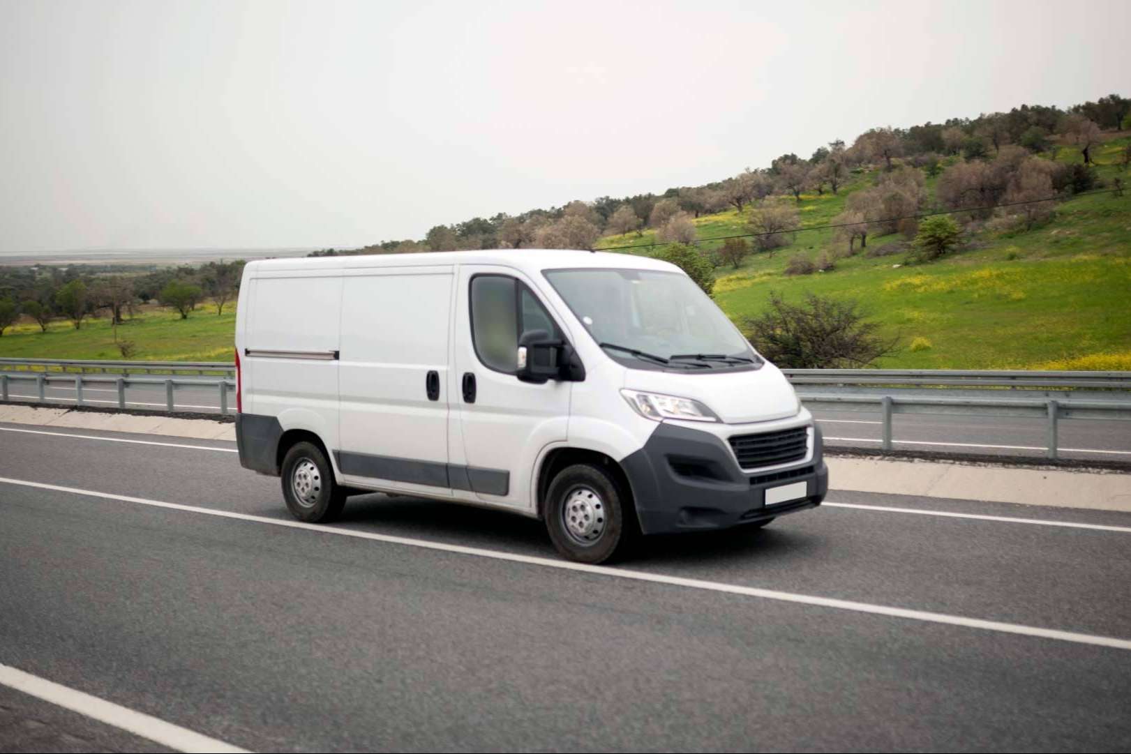 Variedad de modelos de furgonetas de ocasión en Madrid, en MID Car