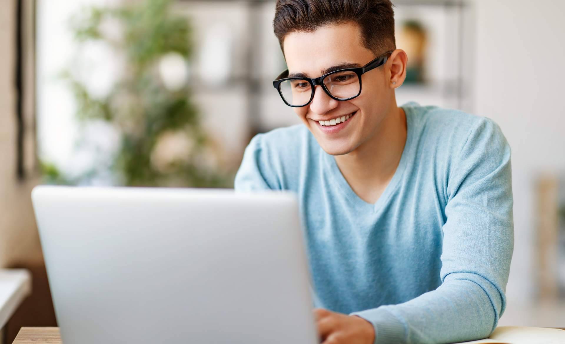 Compaginar estudios y trabajo, con ApruebaTodo