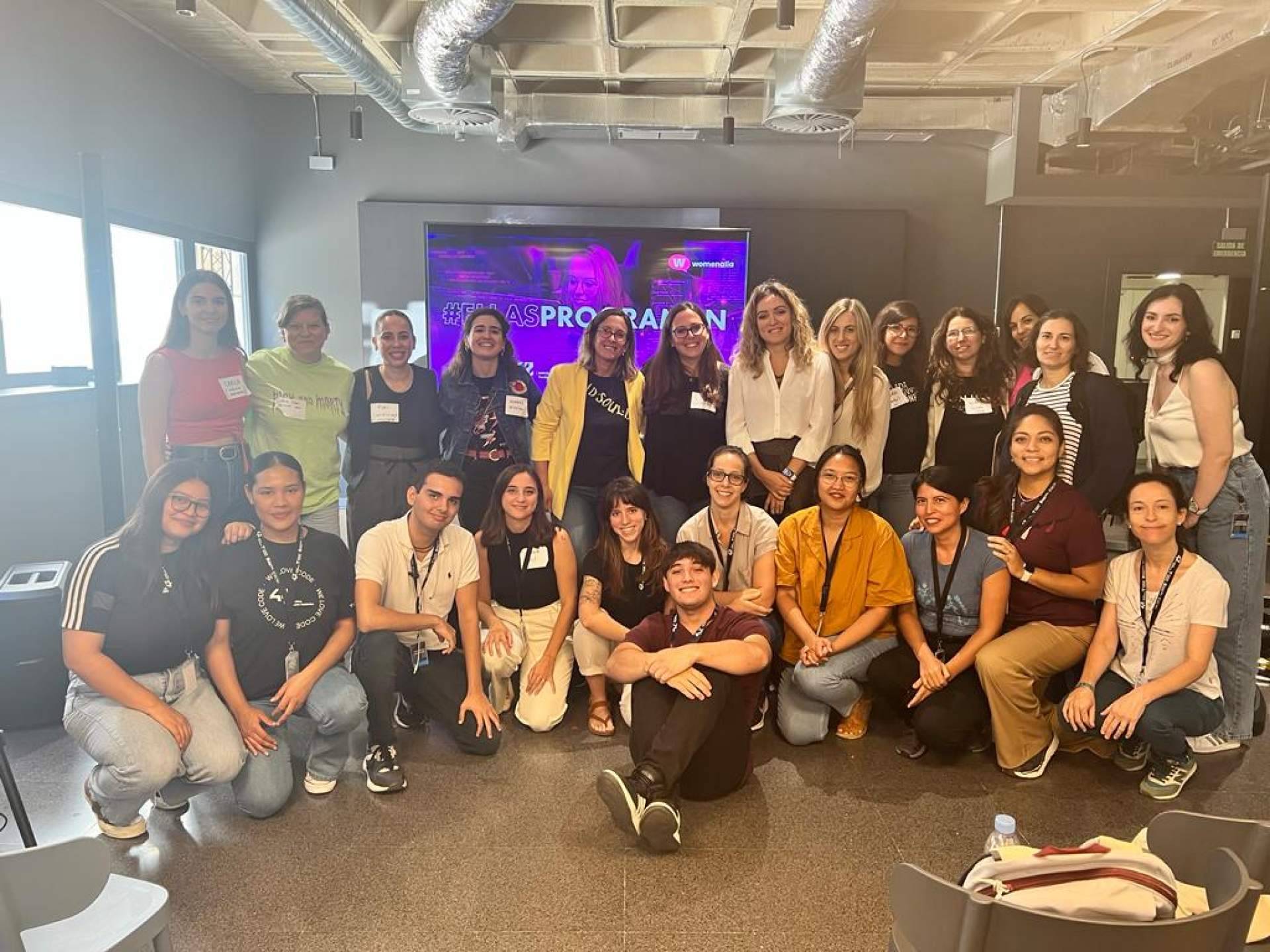 #EllasPrograman, la iniciativa de Womenalia y Fundación Telefónica que promueve el talento femenino STEAM, cuenta con la participación de 200 mujeres