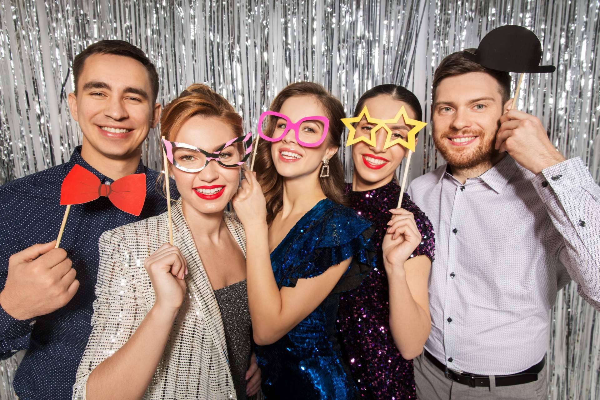 Tu Fiesta Mola Mazo ayuda a personalizar photocalls para fiestas y eventos