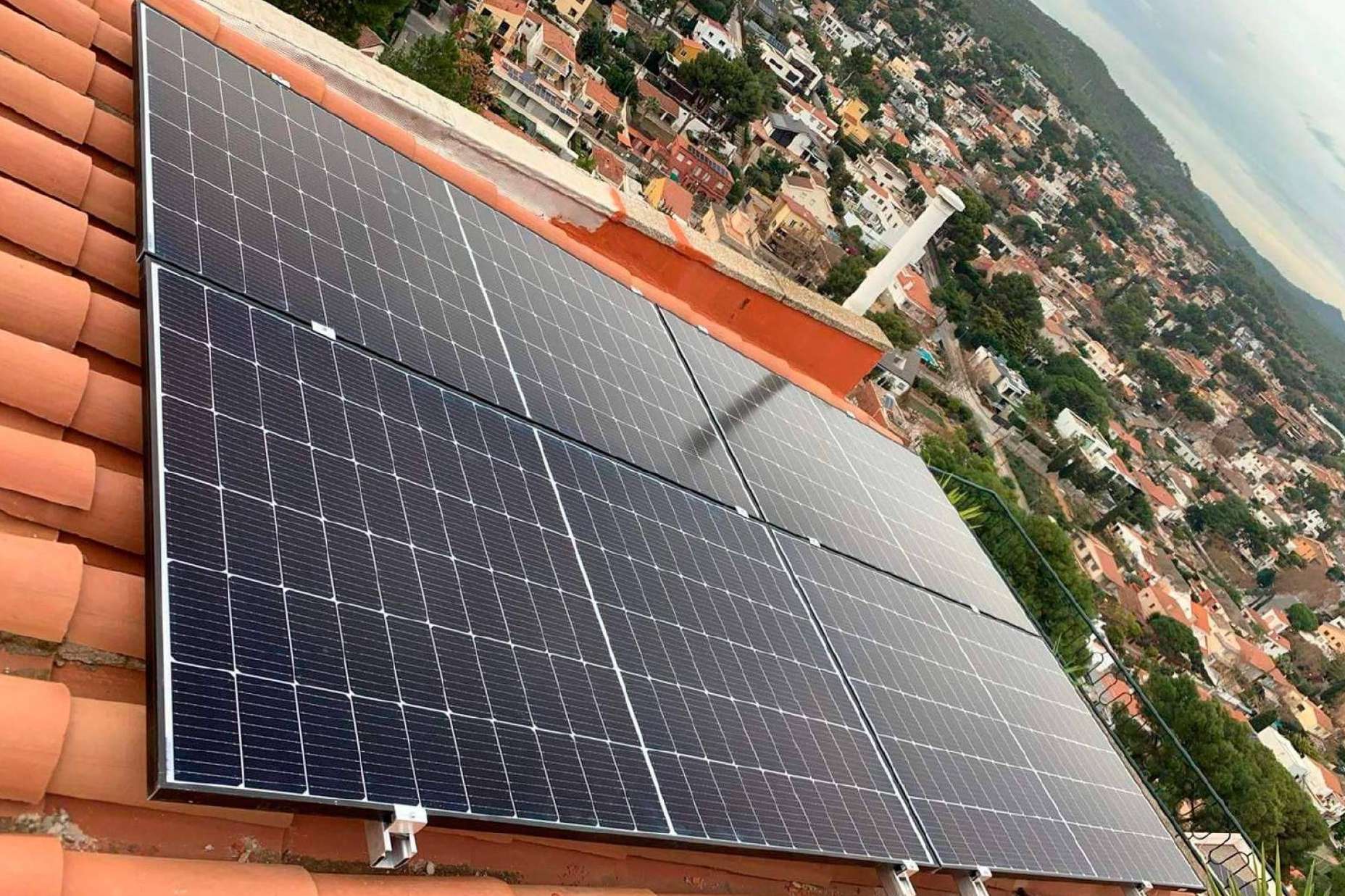 Poner en marcha una instalación fotovoltaica con el servicio de TU AHORRO