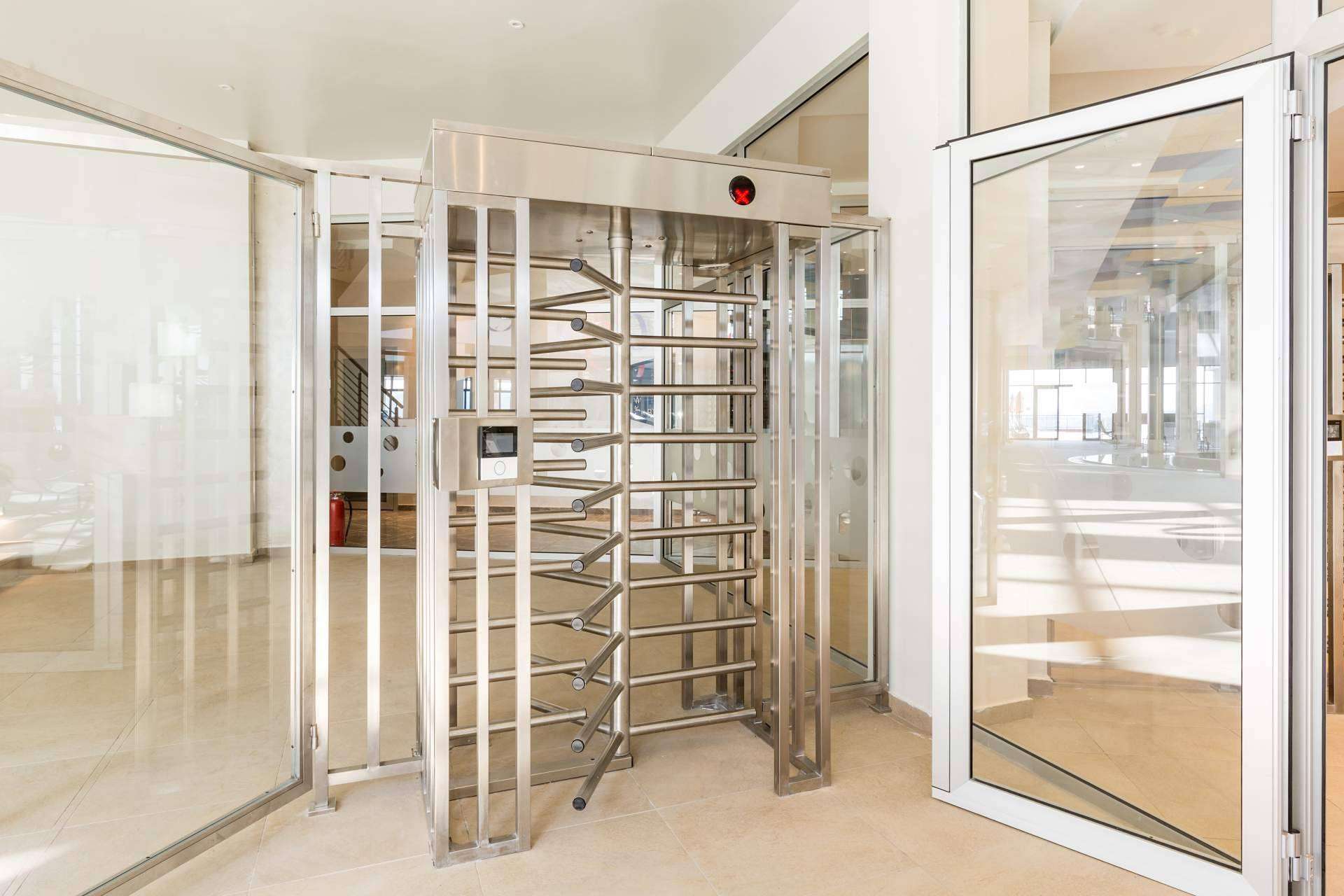 Los sistemas de control de seguridad de ASSA ABLOY siguen en auge en el mercado