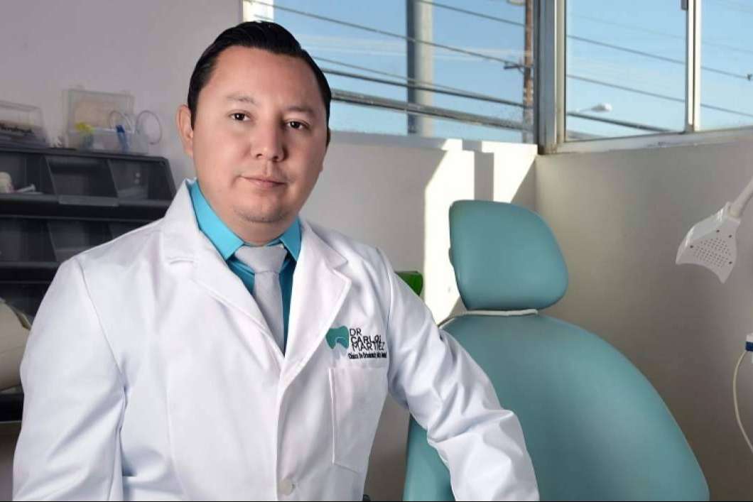 Implantes dentales, la manera más eficiente de soportar un juego completo de dentaduras postizas