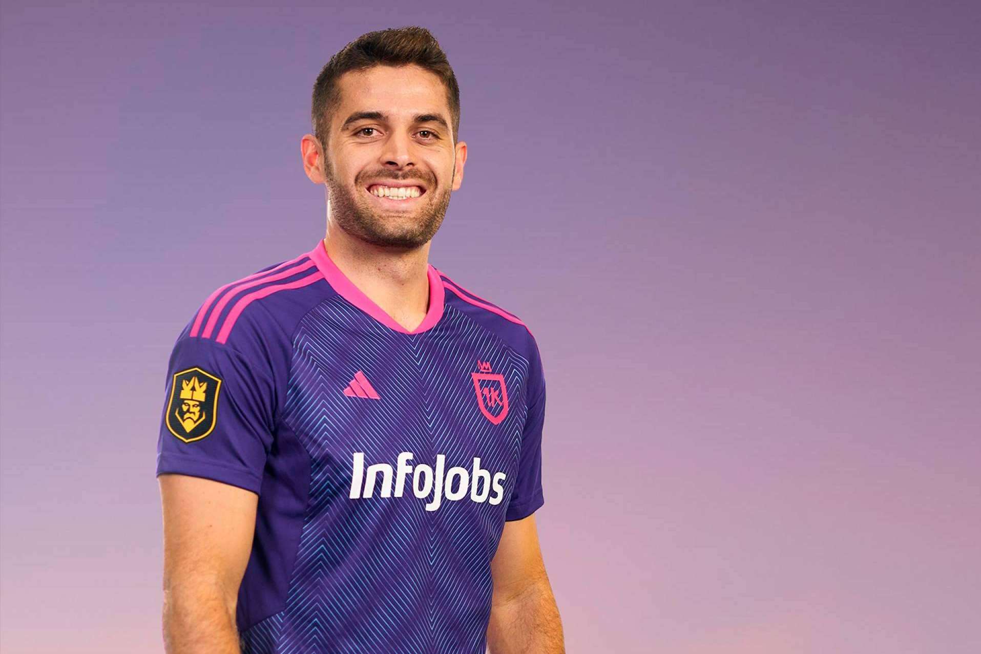 El jugador de fútbol becado en EE. UU. Albert Ruiz, se pasa a la Kings League