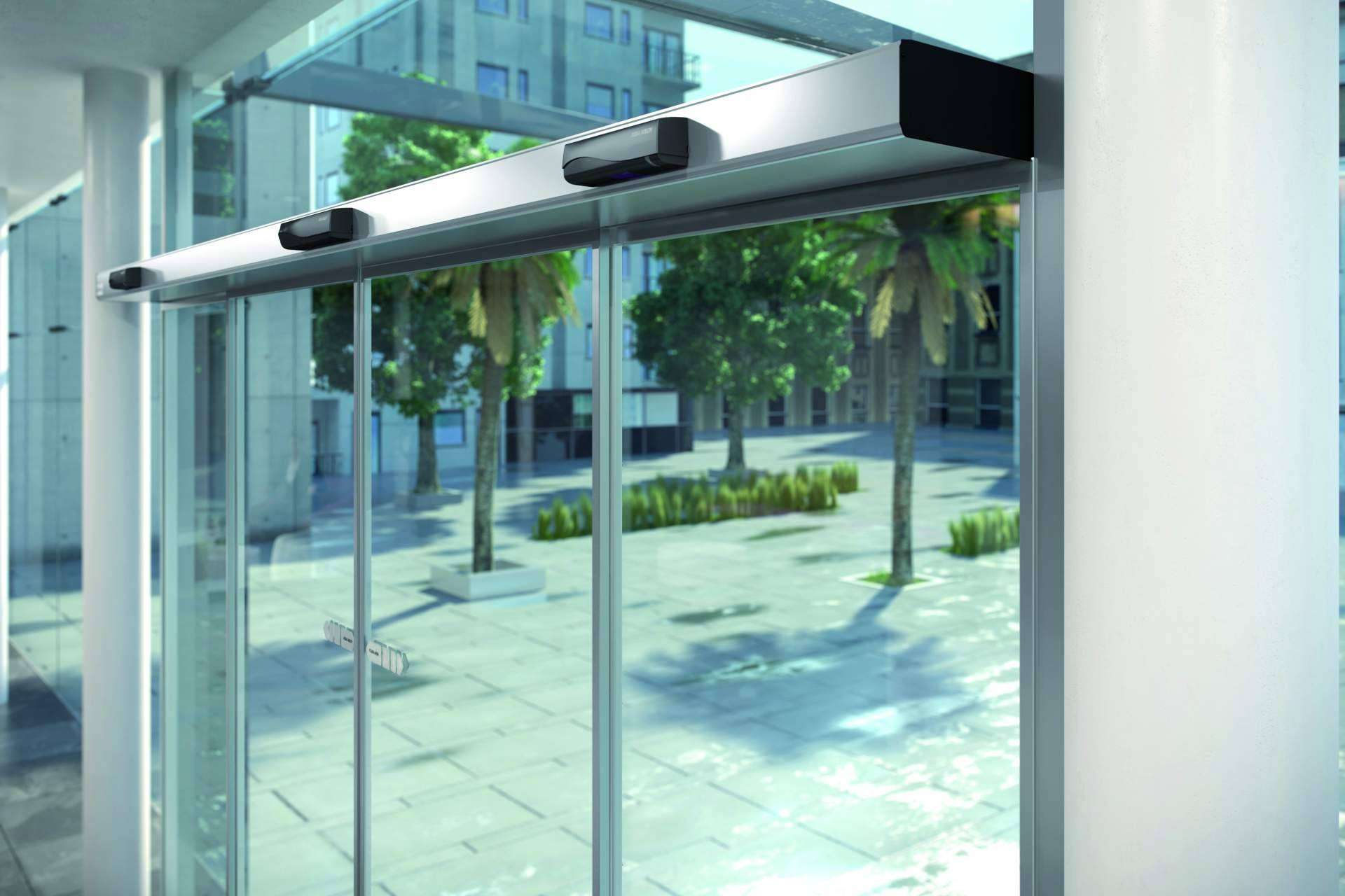 ASSA ABLOY habla de la importancia de la automatización de puertas manuales de comercios
