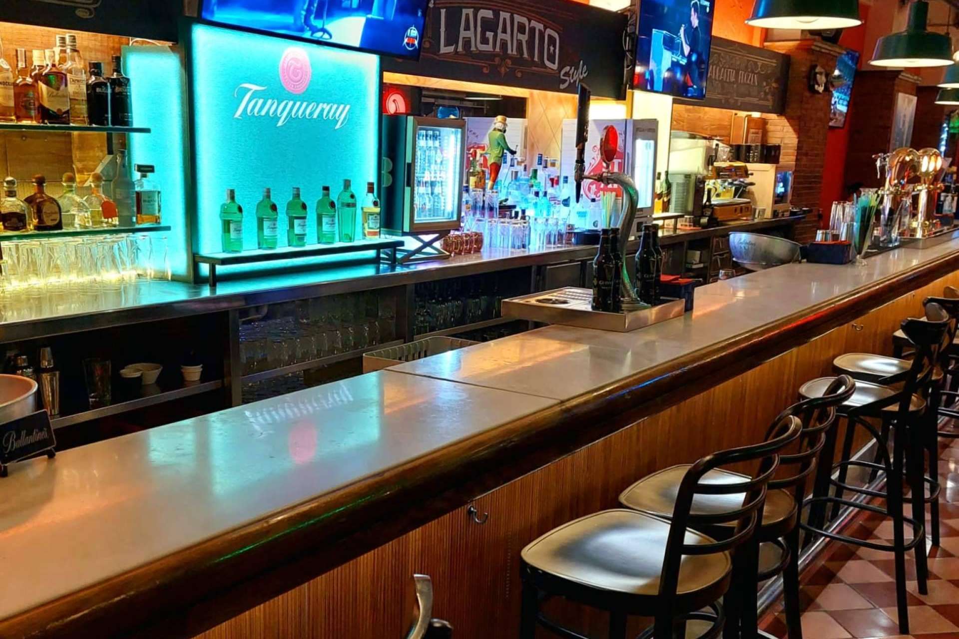 El restaurante en Sant Gervasi donde se puede degustar una buena hamburguesa es Lagarto Food & Drinks