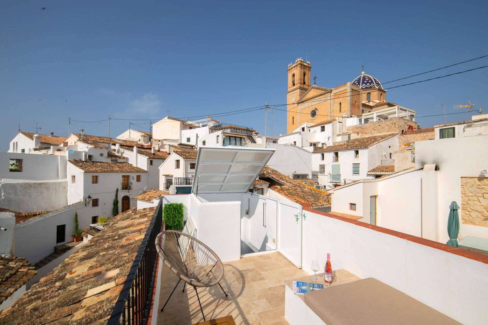 Extensa oferta de apartamentos vacacionales en Altea, en la plataforma Redi Altea