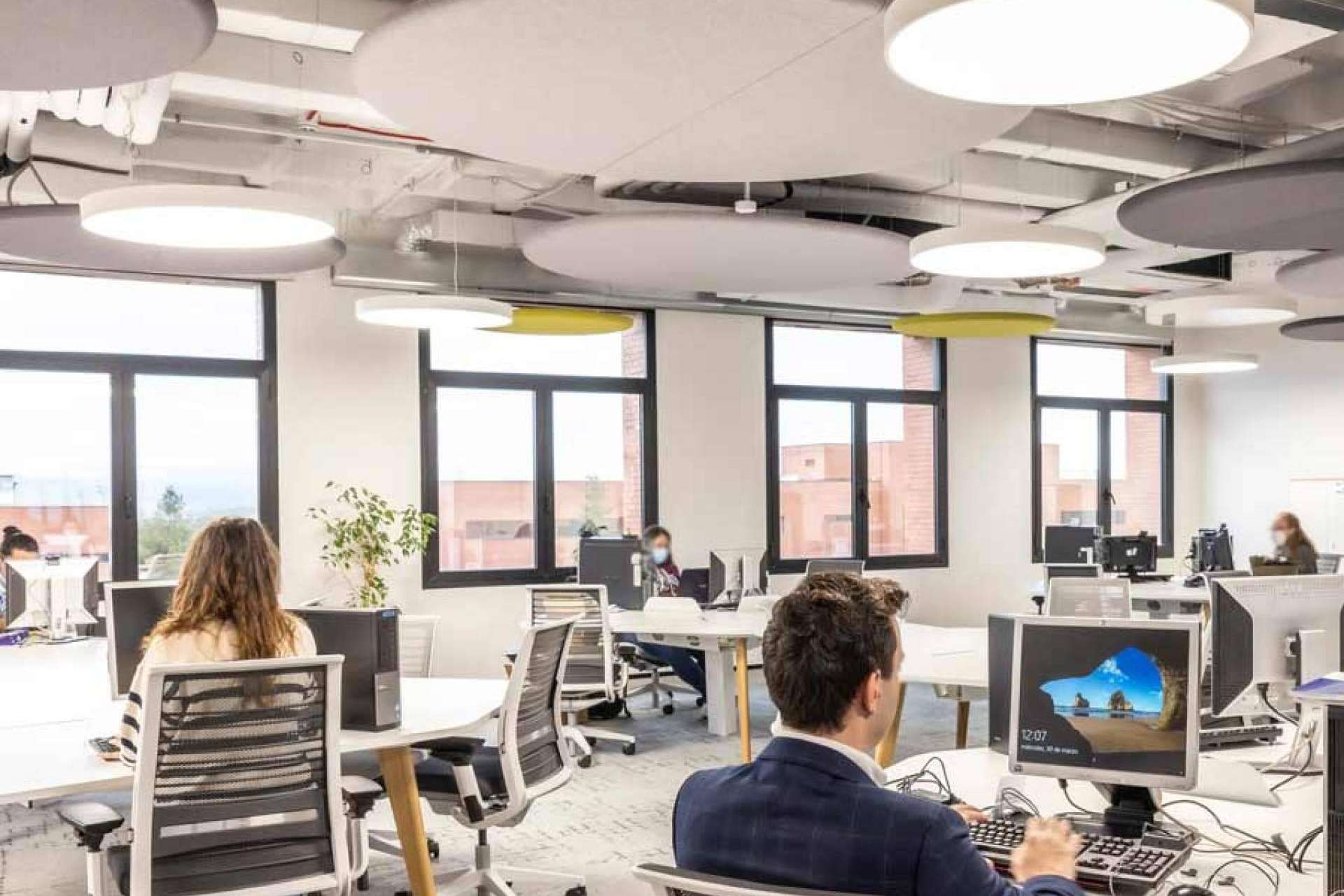 Absotec y la relevancia de una buena acústica en los entornos laborales