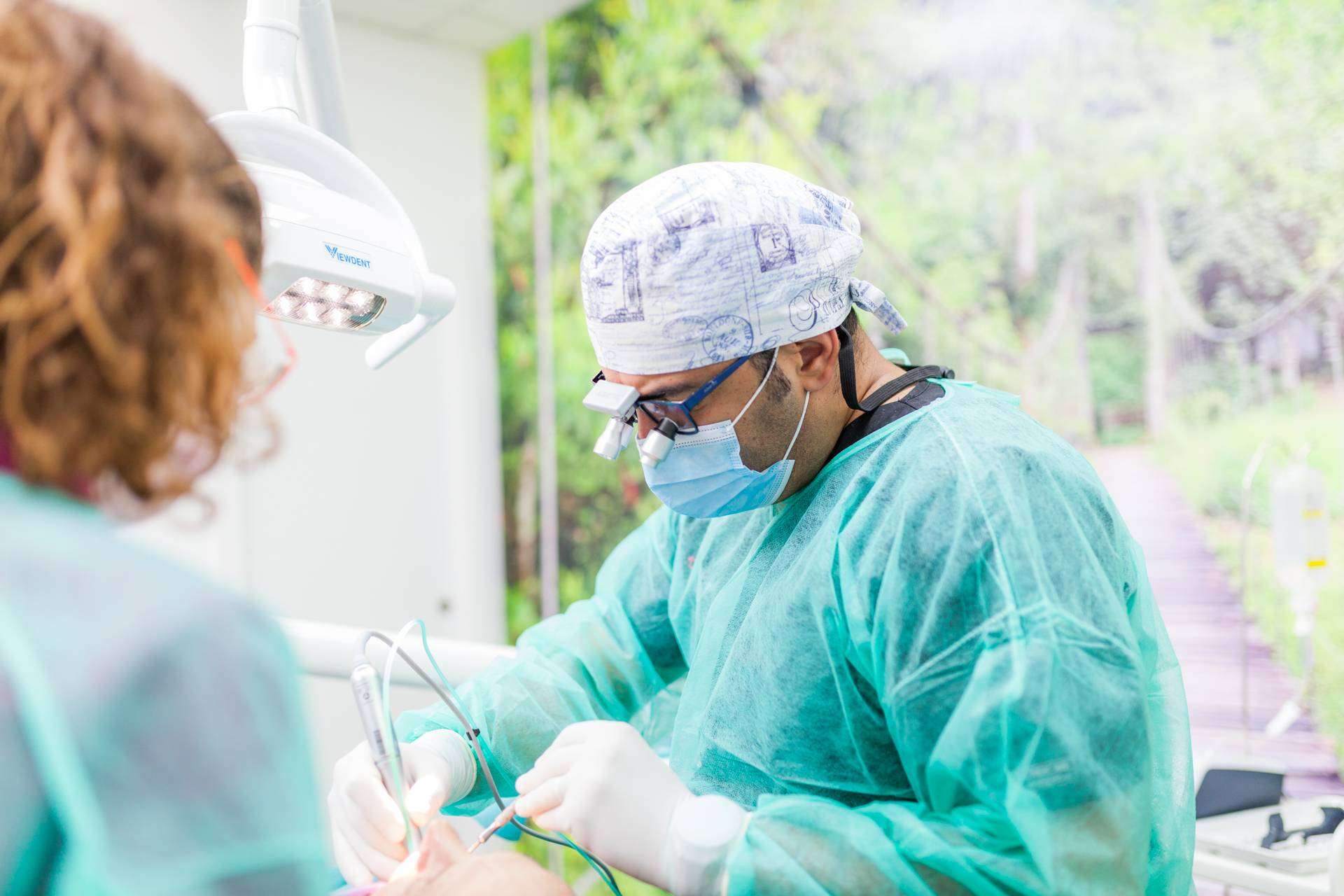 Dental Implantologie, expertos en odontología estética en Sevilla