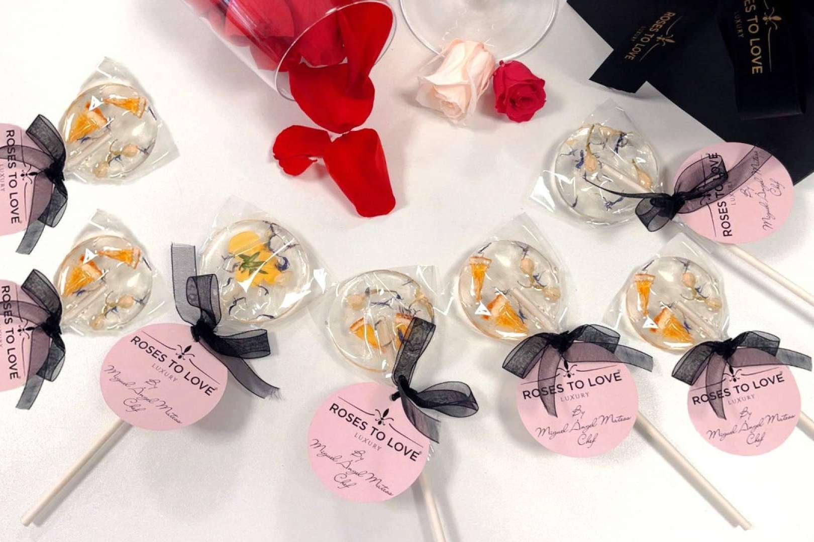 Piruletas de flores comestibles, pequeños placeres con Roses to Love