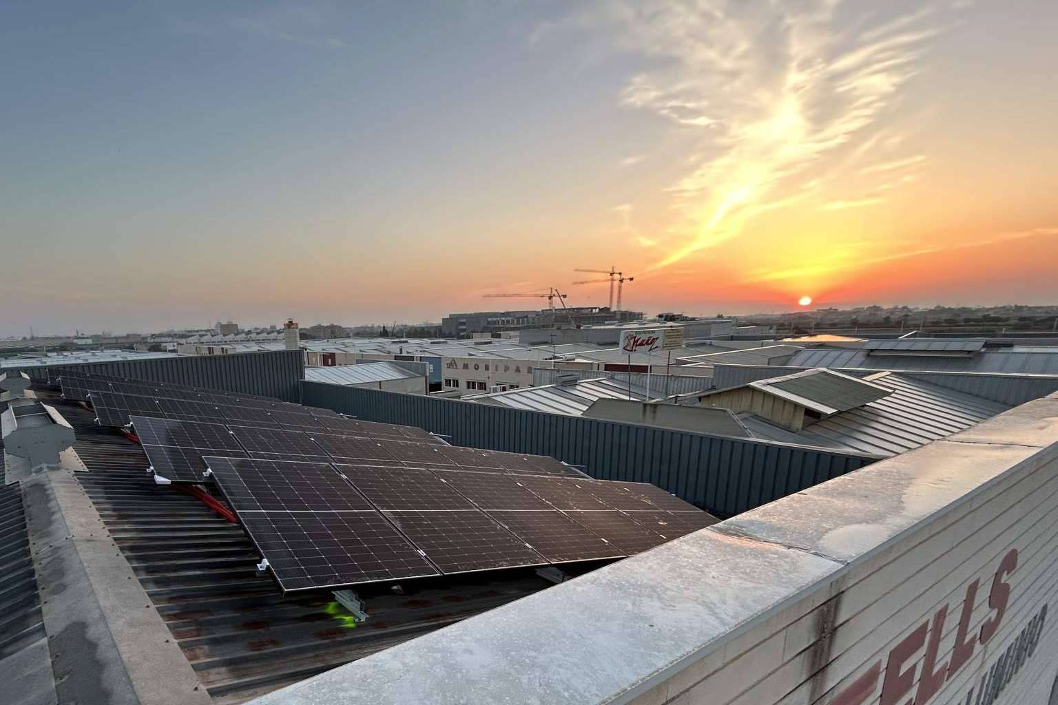 Instalaciones fotovoltaicas con microinversores, la gran apuesta de Cireval Electrónica SL en el sector de la energía