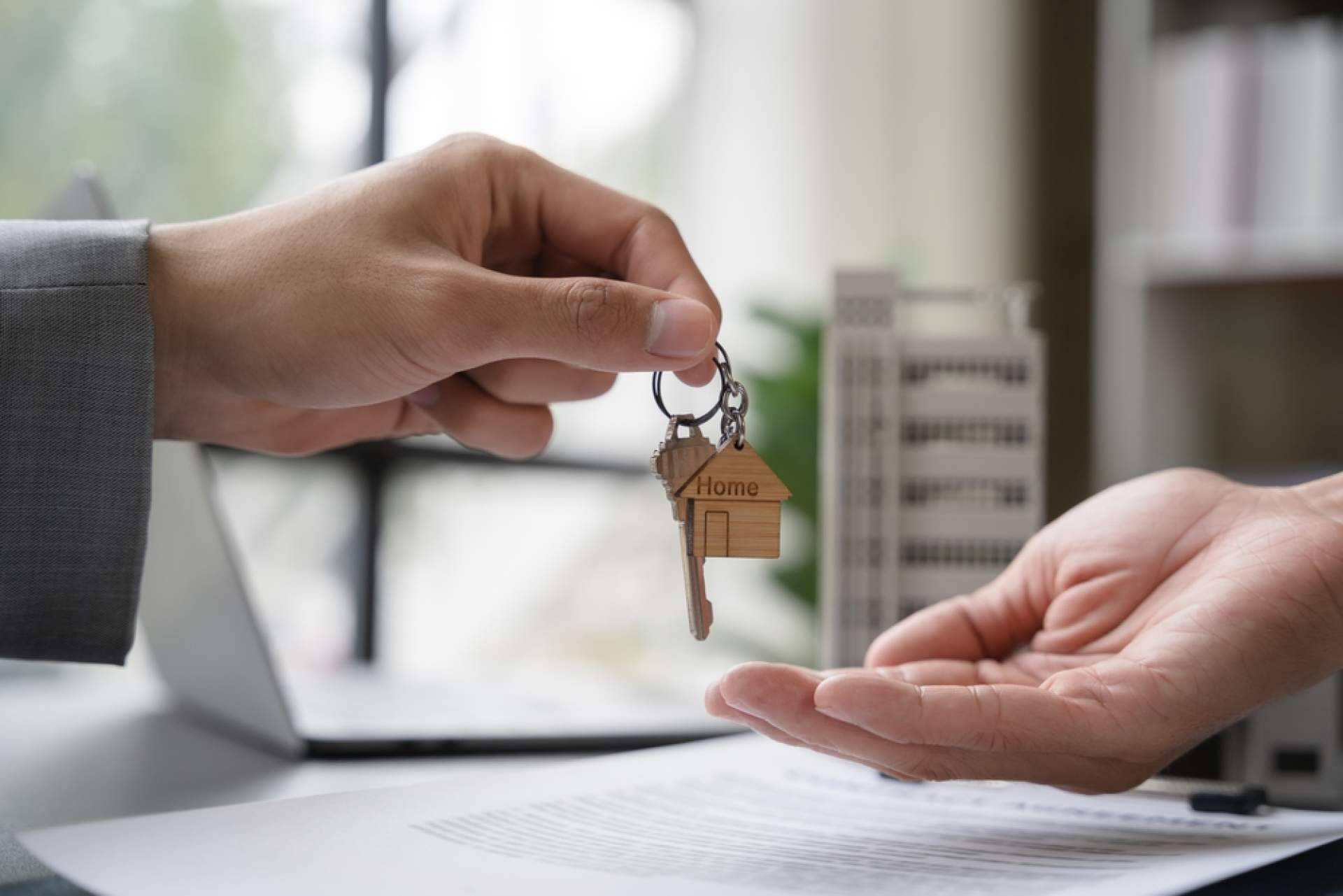 Consultax ofrece el punto de vista fiscal sobre la compra de una vivienda en España por no residentes