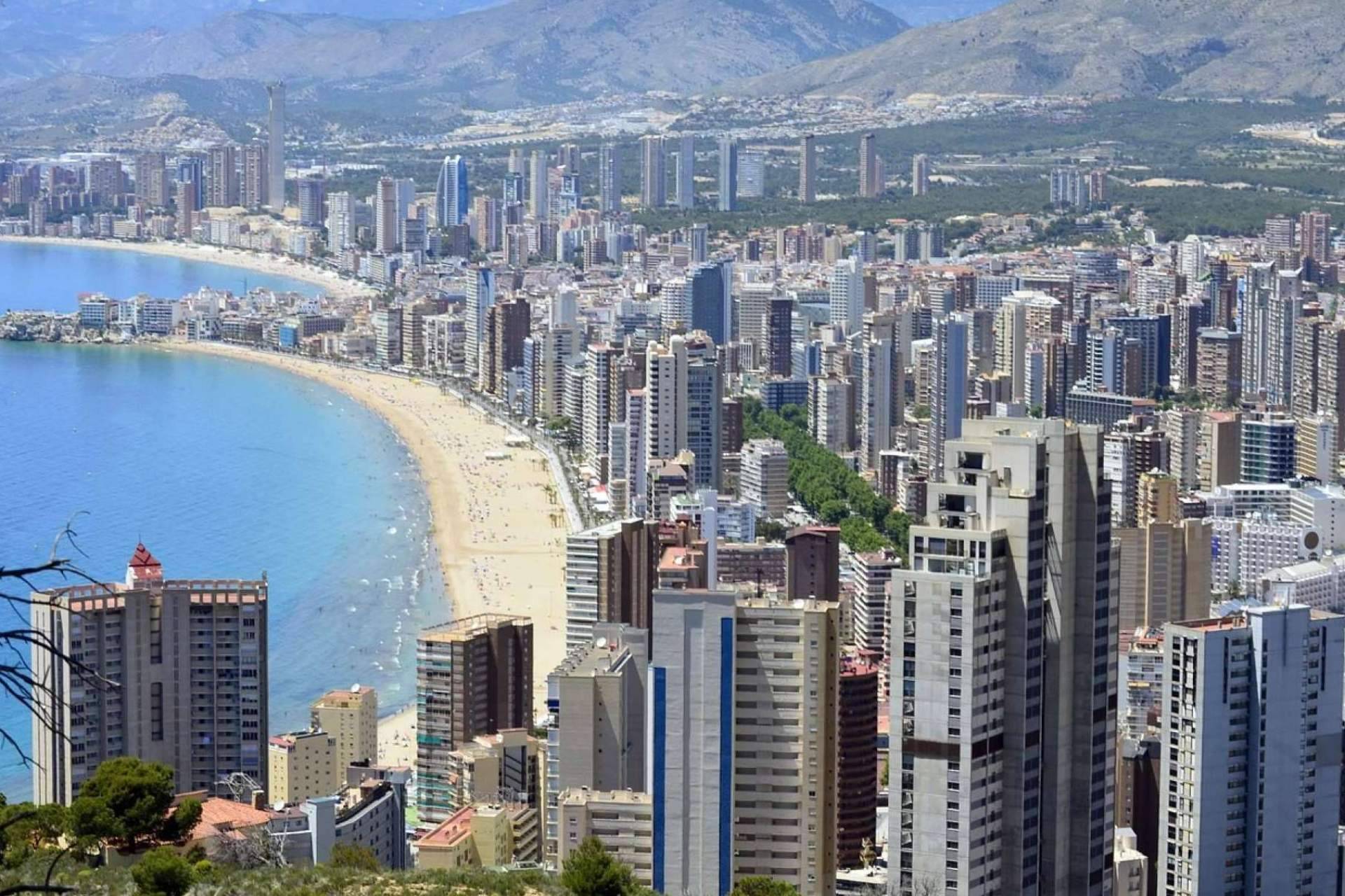 Conocer una empresa líder en reformas de lujo en Benidorm; ReformasBenidorm.org, construyendo elegancia