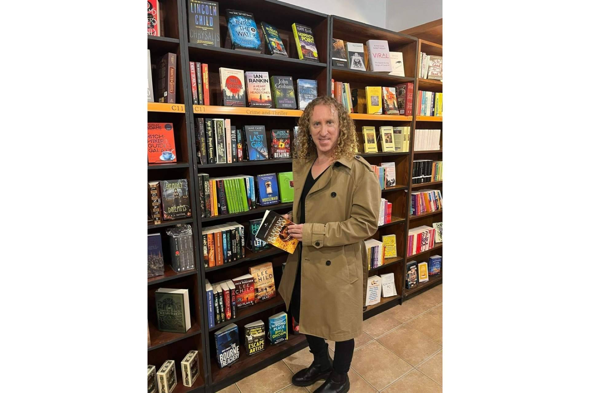 Enrique Díaz publica 'El legado oculto', una novela de misterio, perfecta para 'escapar de la realidad'