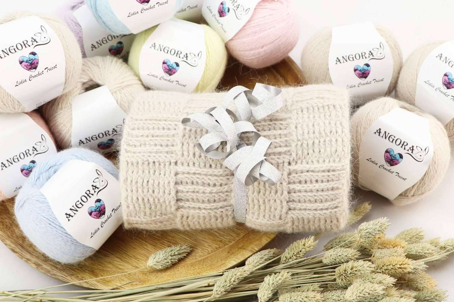 Accesorios y ropa para invierno cálidos con Lidia Crochet Tricot