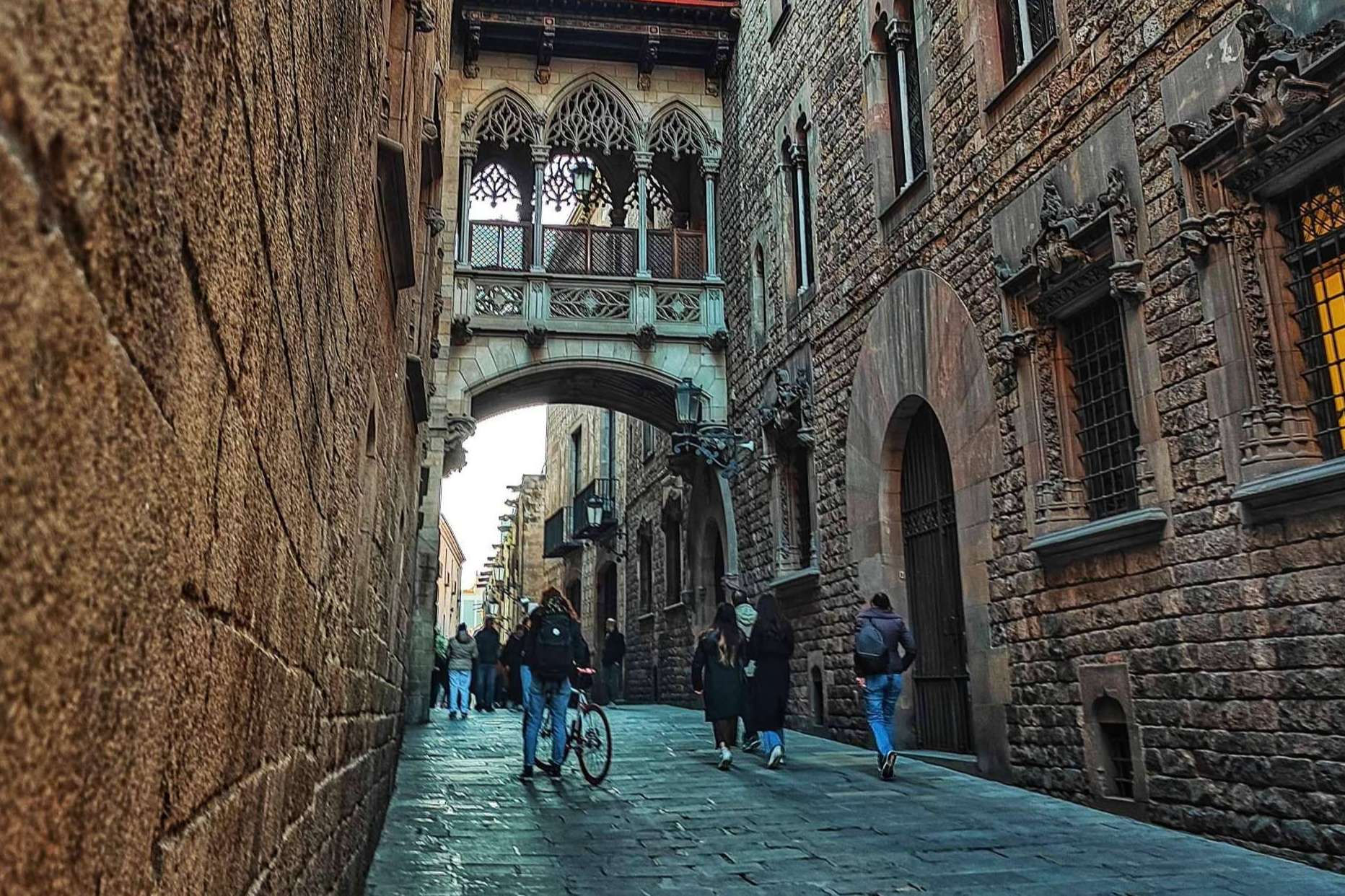 Lugares de Barcelona ofrece asesoramiento personalizado y publicidad para comercios