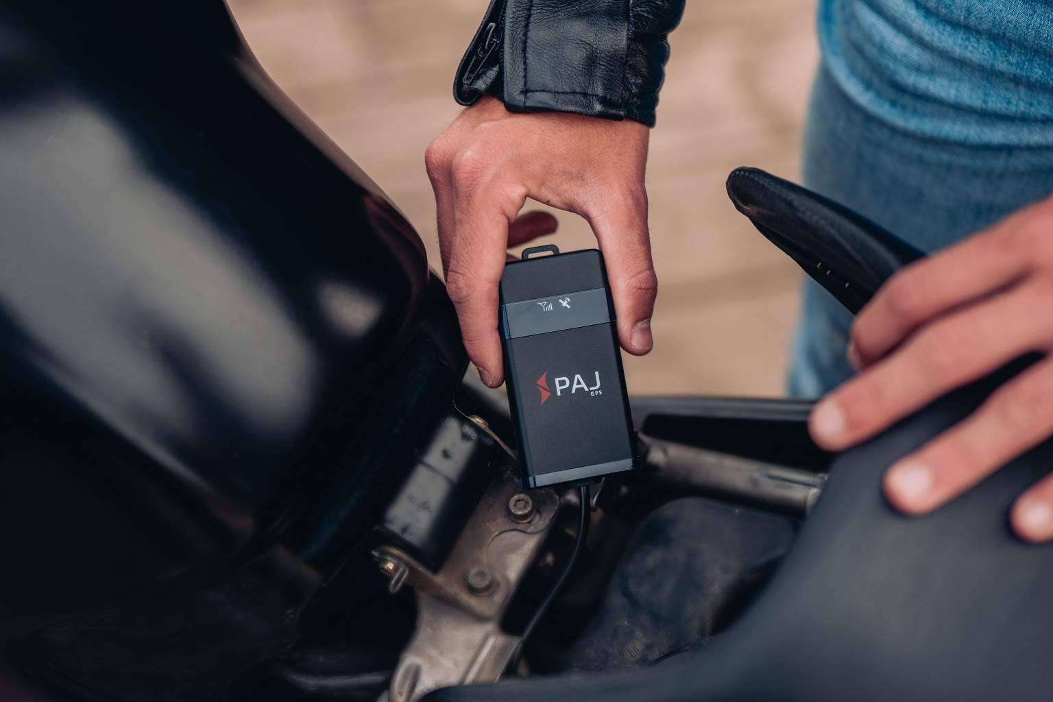 Localizador GPS para proteger el coche, la moto, el equipaje o a los seres queridos y mascotas
