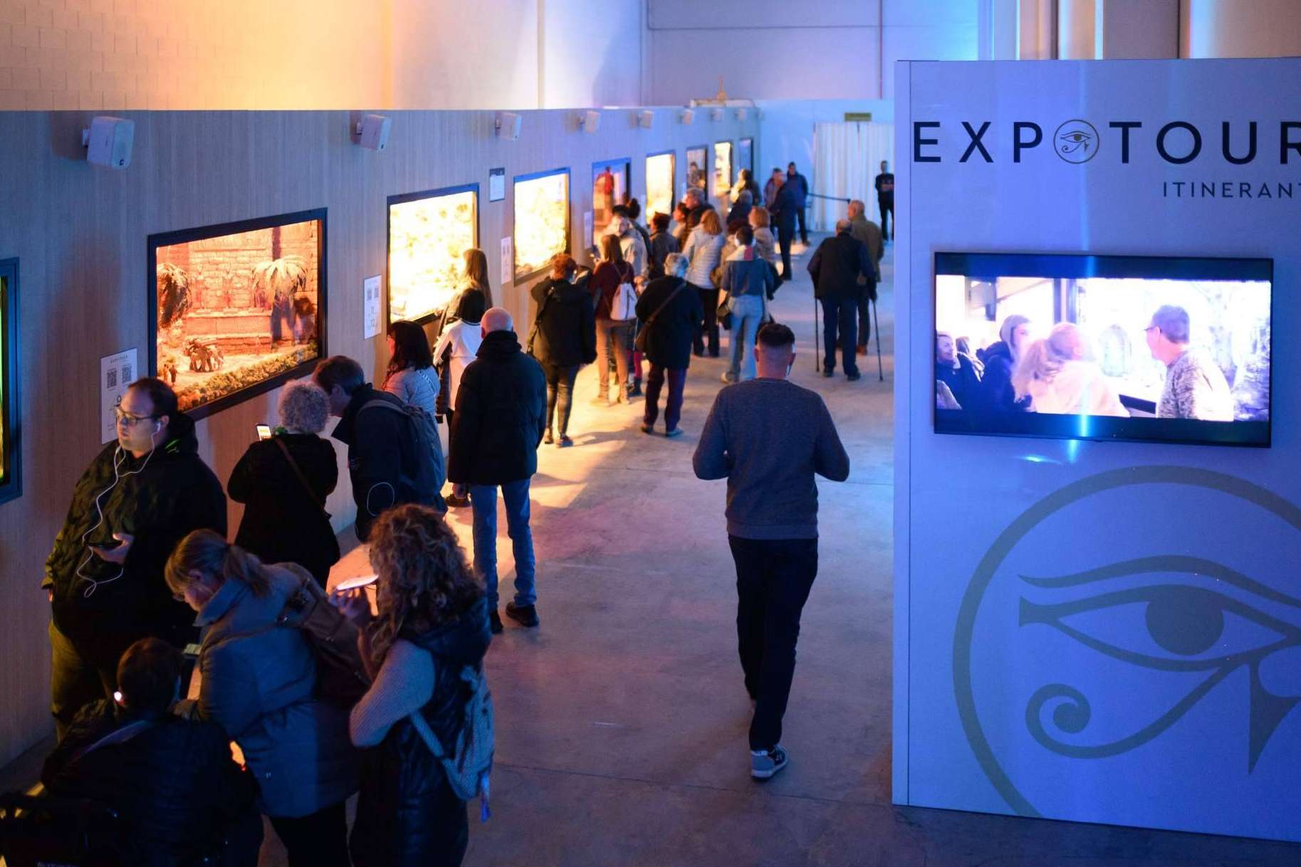 Gran recibimiento en el ensayo general de EXPOTOUR ITINERANT en Espai7 de Móra La Nova