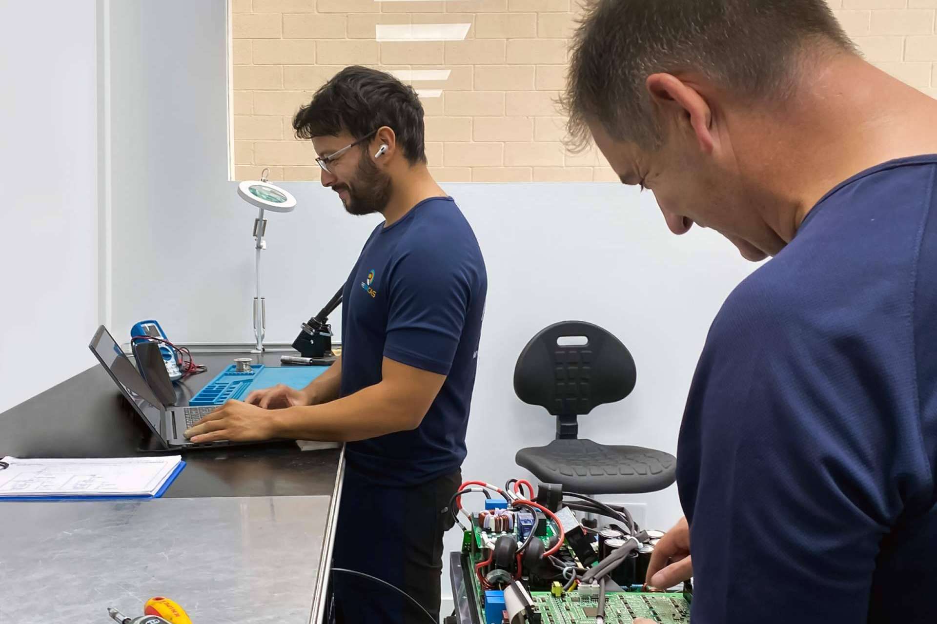 Rebacas se especializa en los sistemas industriales a gran escala en fotovoltaica con baterías de litio