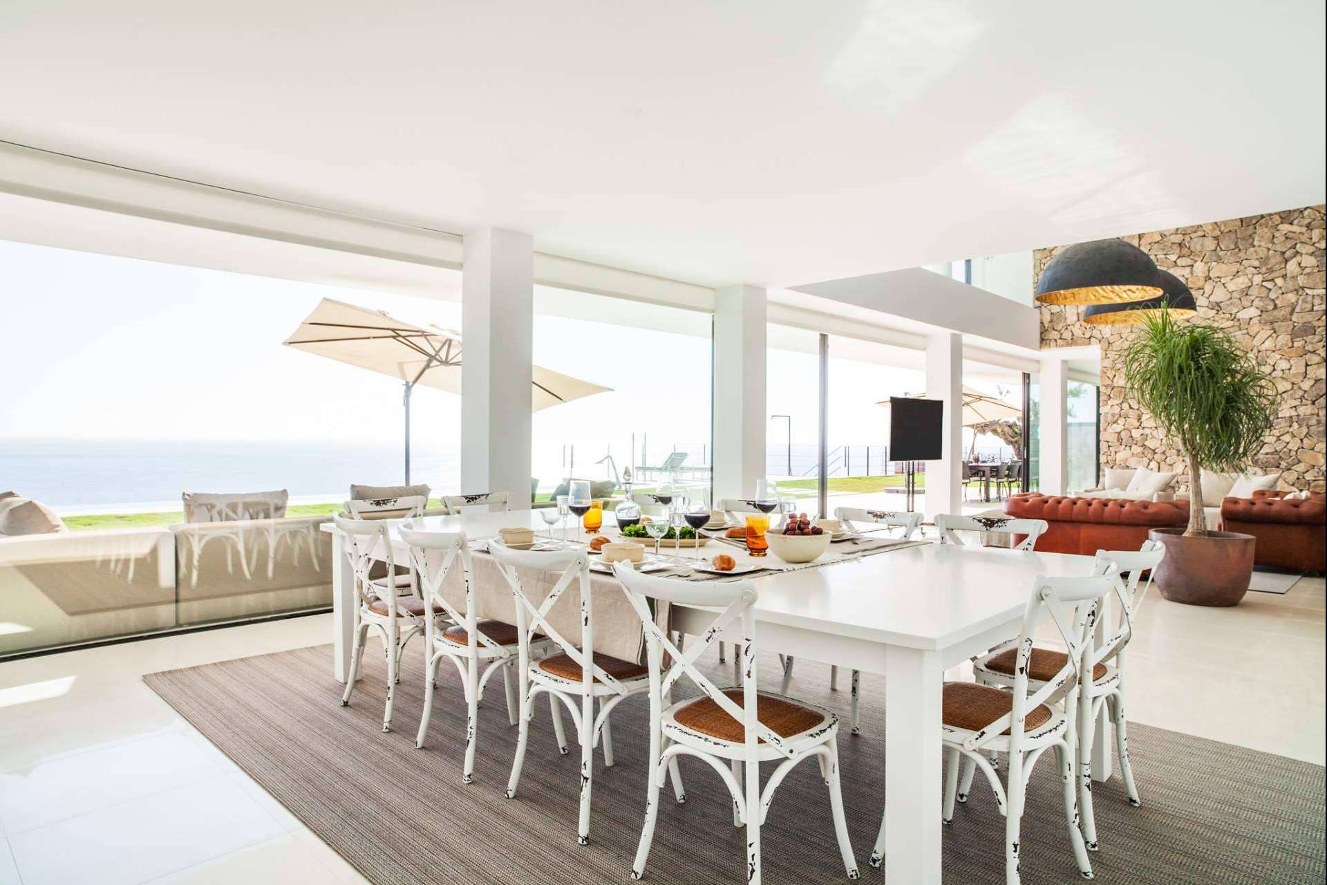 Alkaram y su espectacular villa de alquiler para relajarse en medio de un entorno idílico
