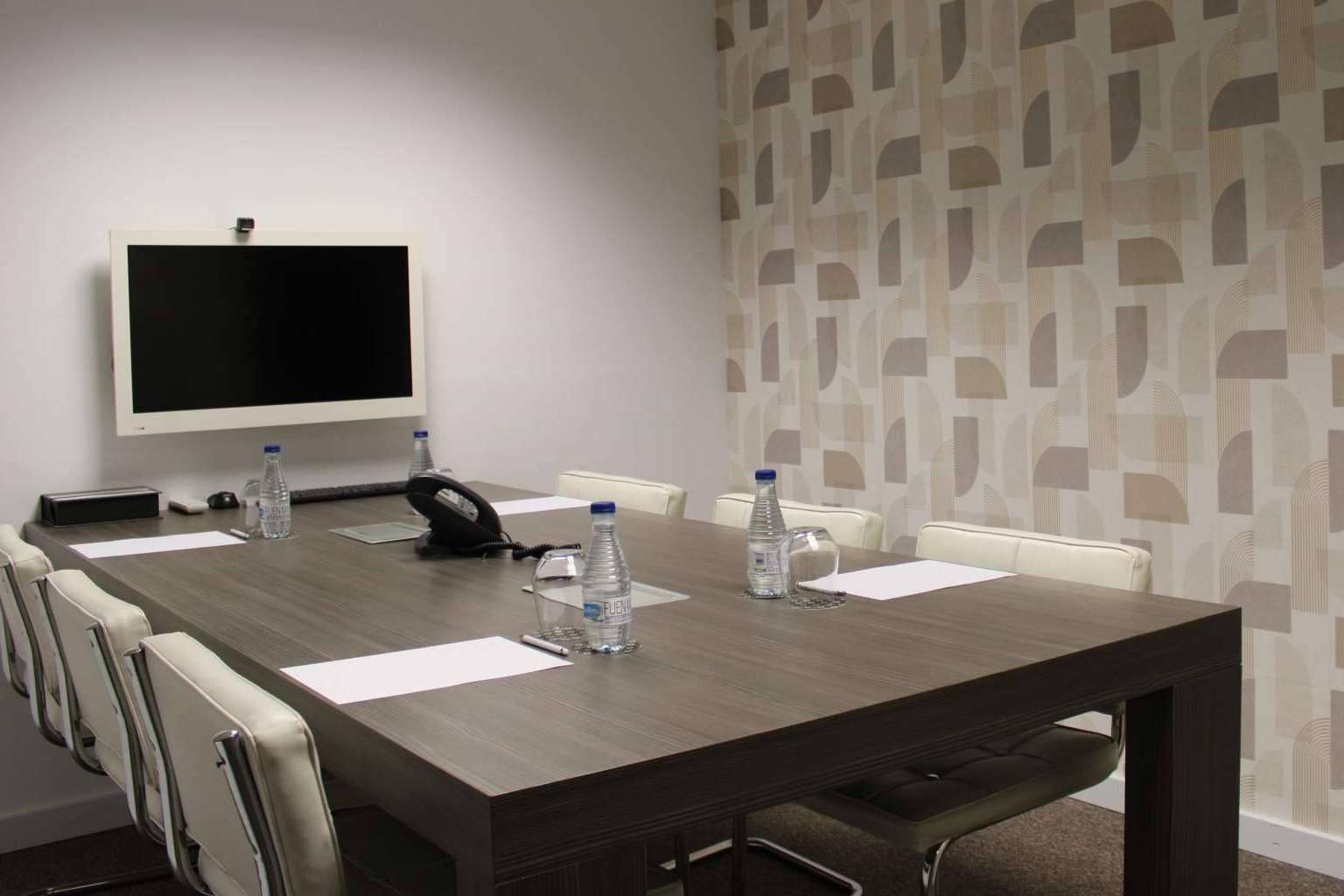 Comfort Business Barcelona ofrece domiciliaciones fiscales y bonos de despachos y salas