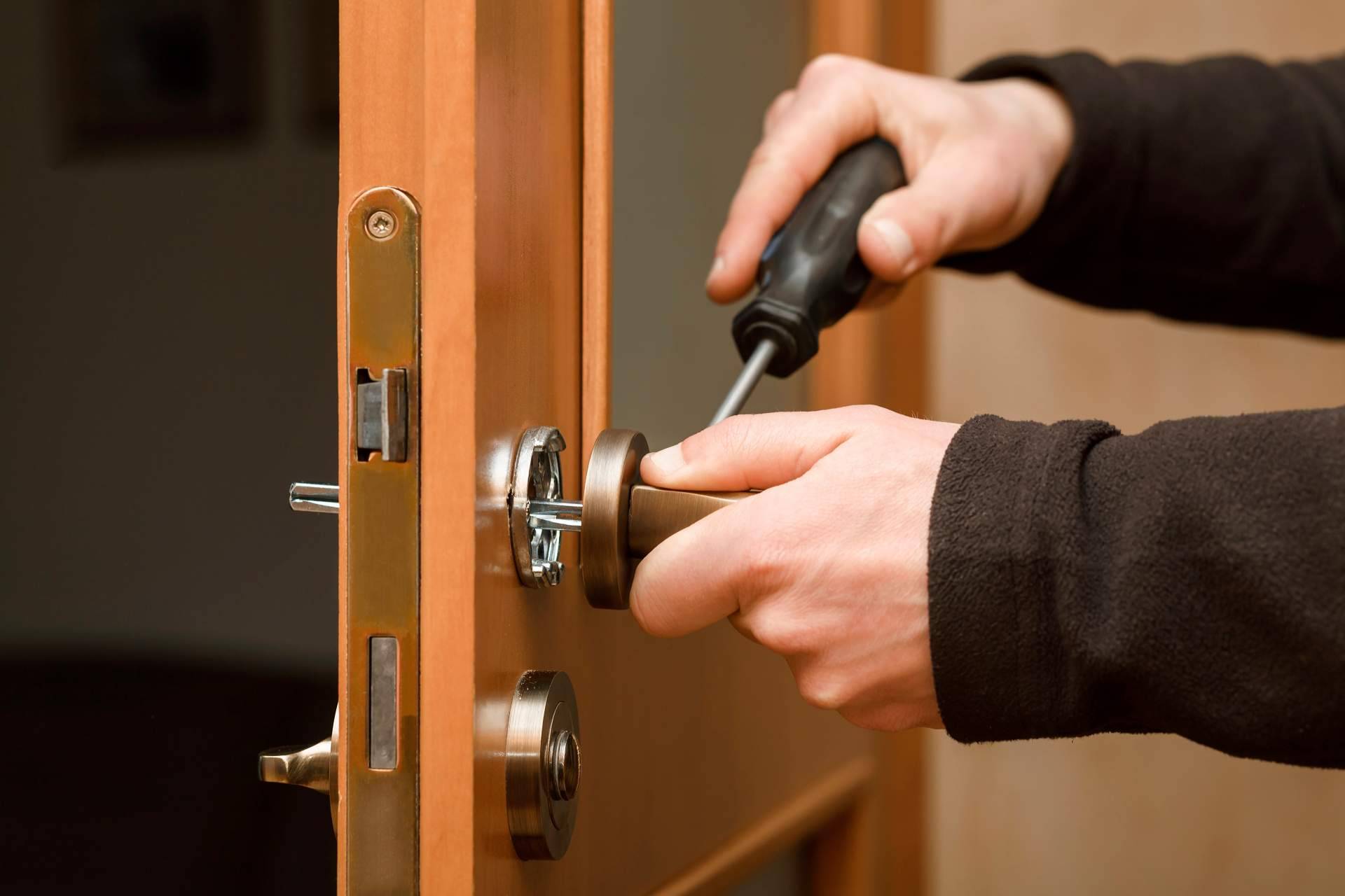 ¿Por qué es vital contar con expertos en apertura de puertas en casos de pérdida de llaves?, Cerrajeros Escuderos