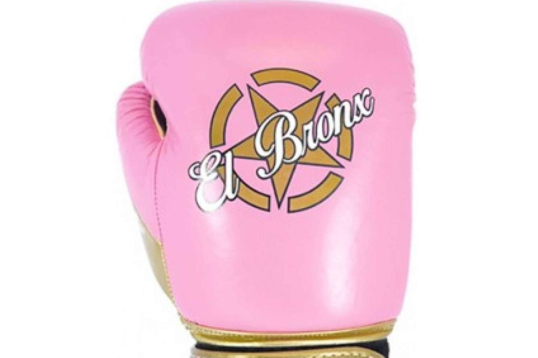¿Por qué es importante usar guantes de boxeo en la práctica de deportes de contacto?