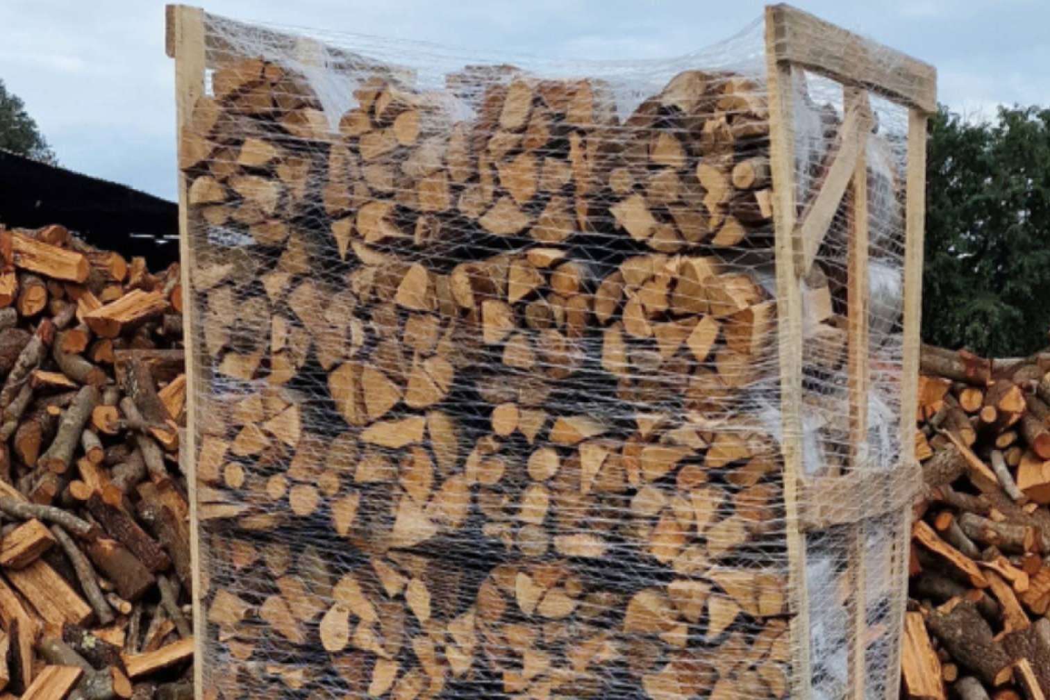 Llenyes i Carbons Polinyà, distribuidores de diferentes tipos de leñas para restauración