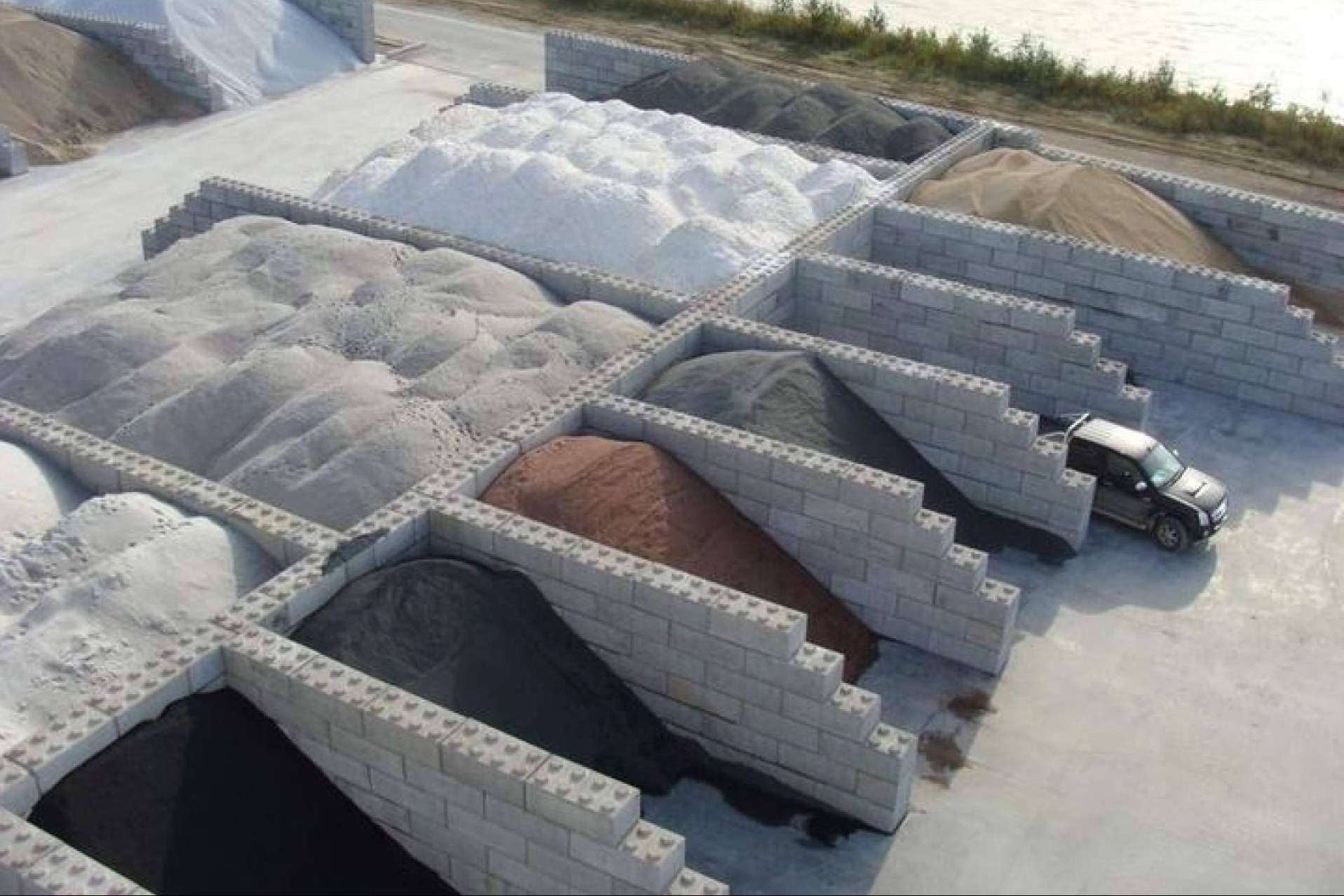 Betonblock y los moldes de hormigón residual para bloques de hormigón
