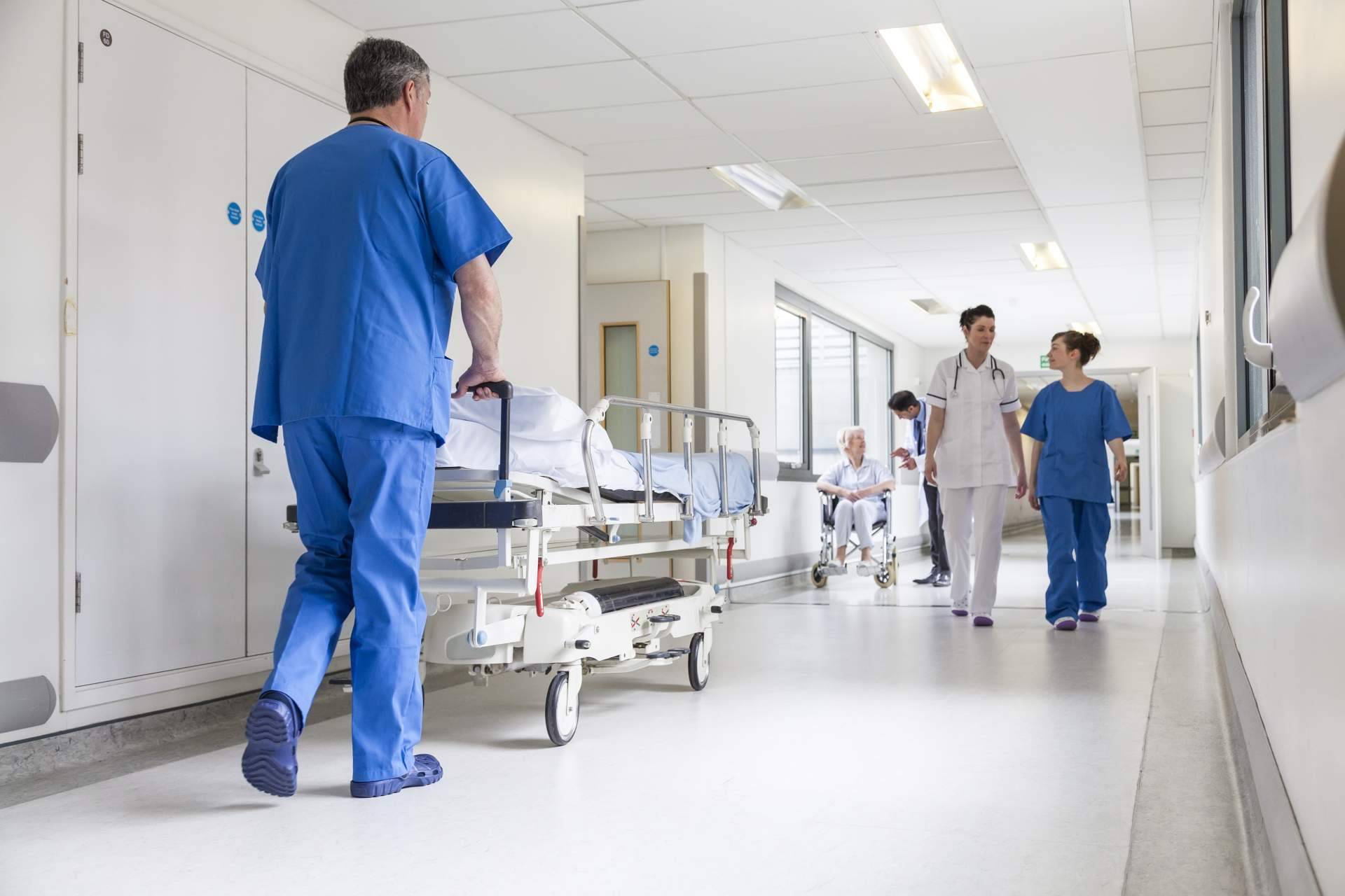 La solución para obtener el calzado esterilizado en hospitales de La Fábrica del Software
