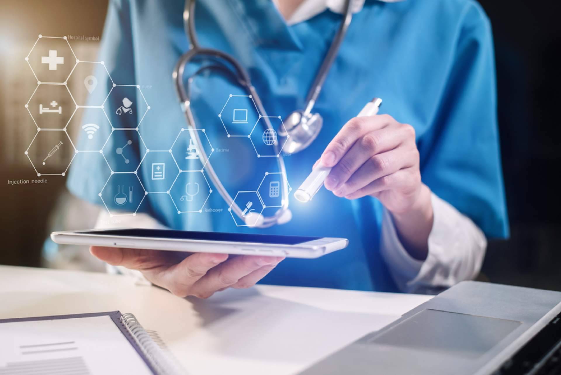 Máster, expertos y cursos de especialización con acreditación universitaria de EUNEIZ en Universal Formación