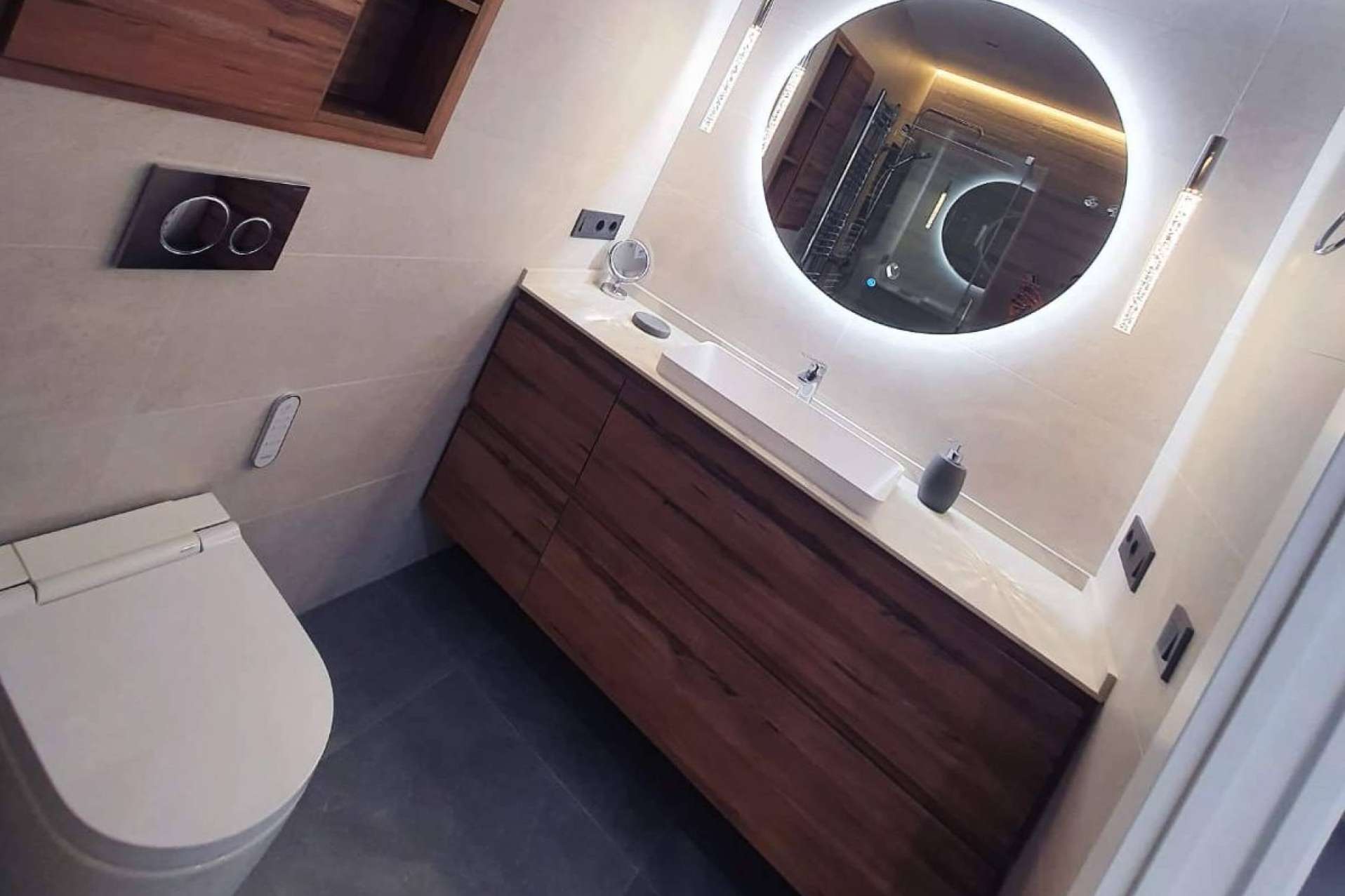 Una empresa de especialistas en reformas de baños es Muebles Industria