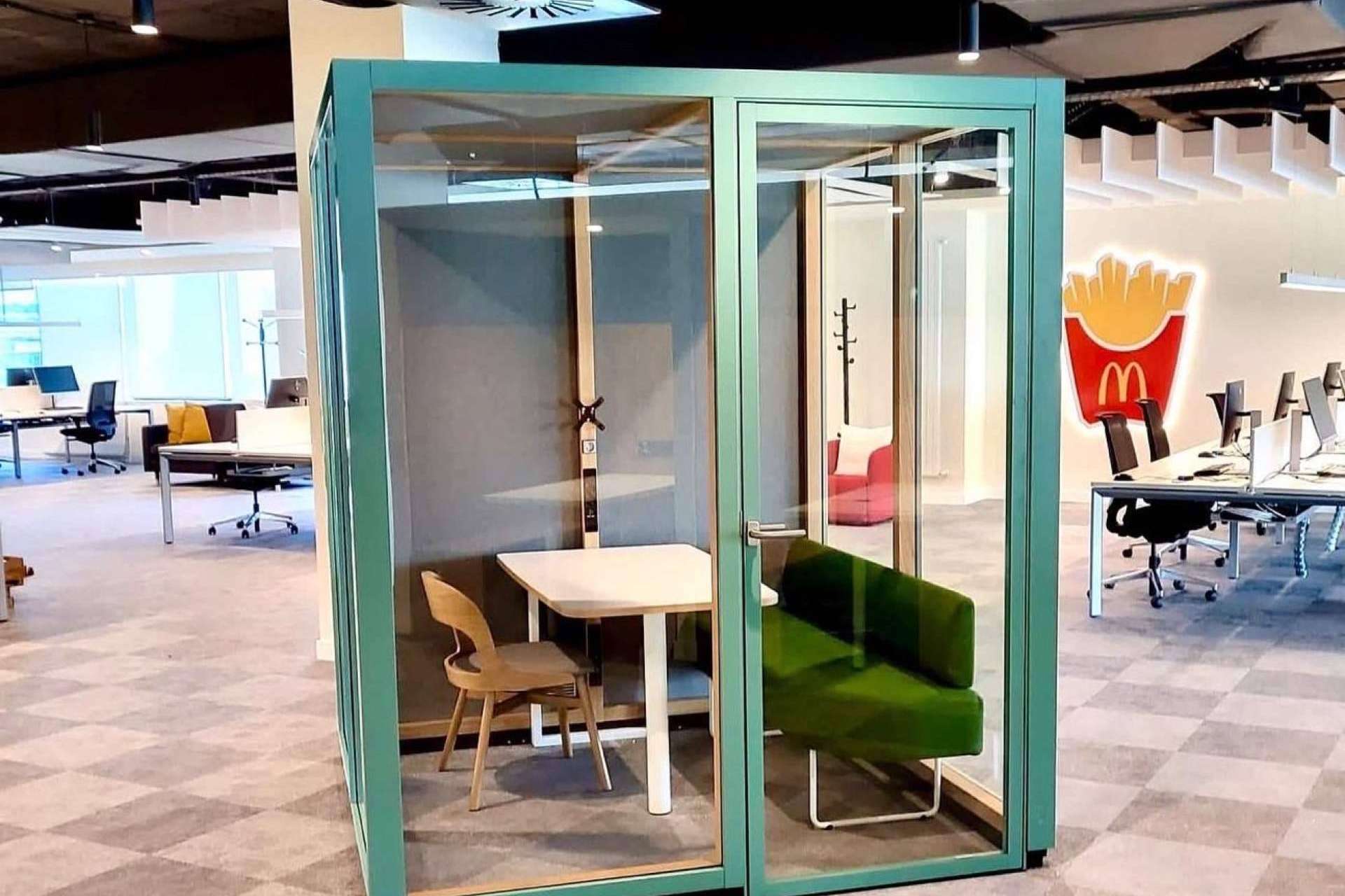 CHAVSA ofrece servicios para el diseño de interiores personalizado para espacios de trabajo actuales