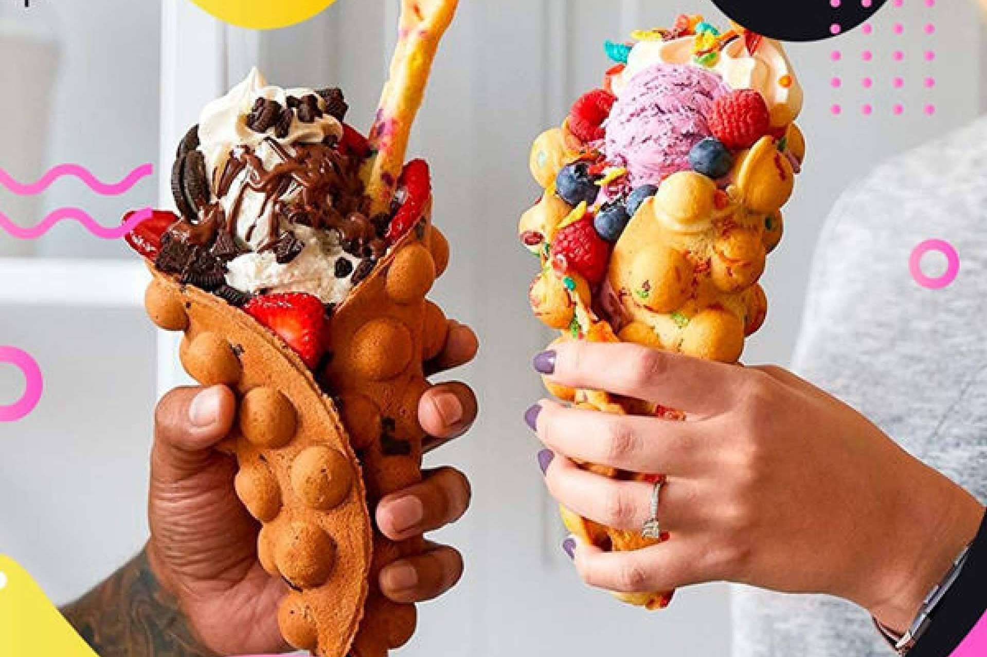Revolución en el mundo de los postres con la elaboración de ice rolls y bubbles waffles, por Llooly