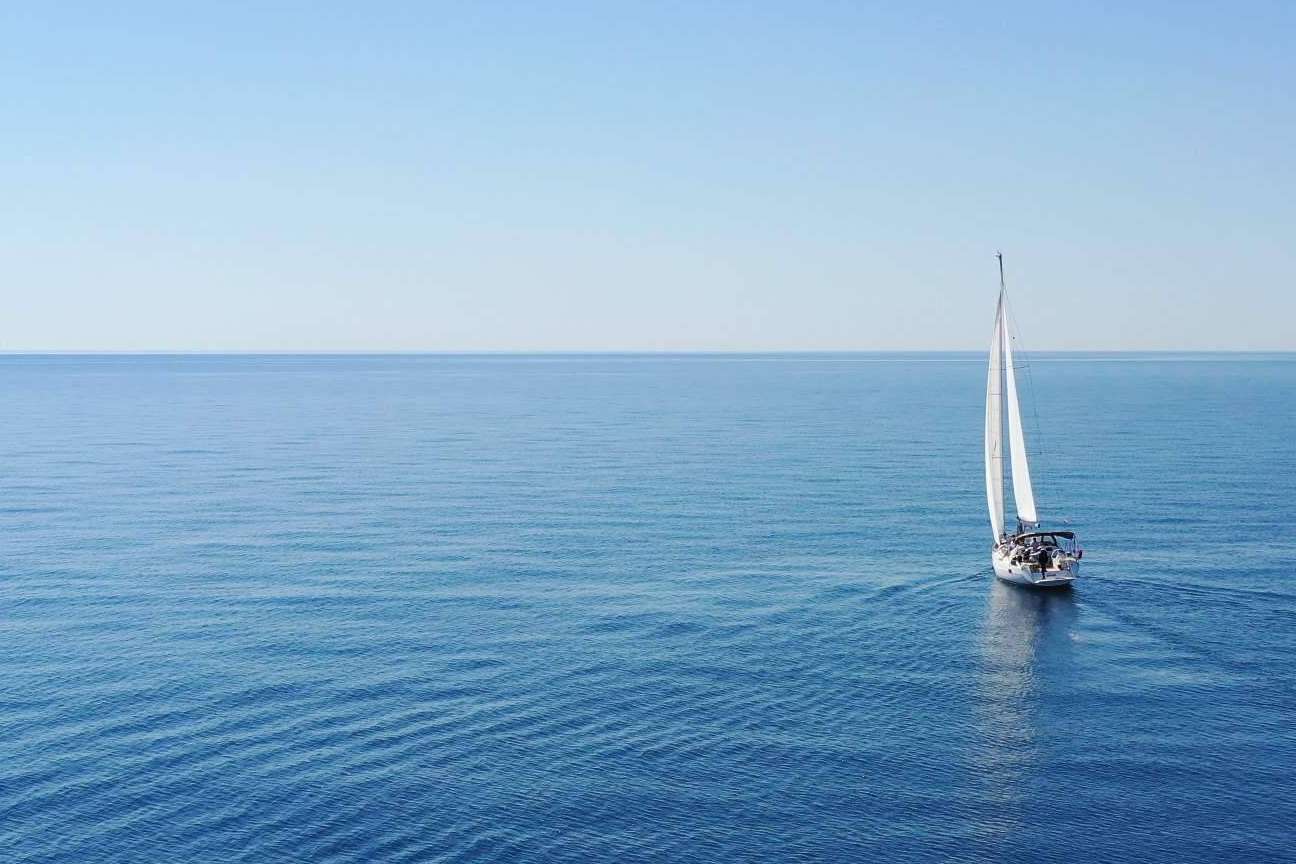 Las mejores rutas en velero por el mediterráneo este 2024