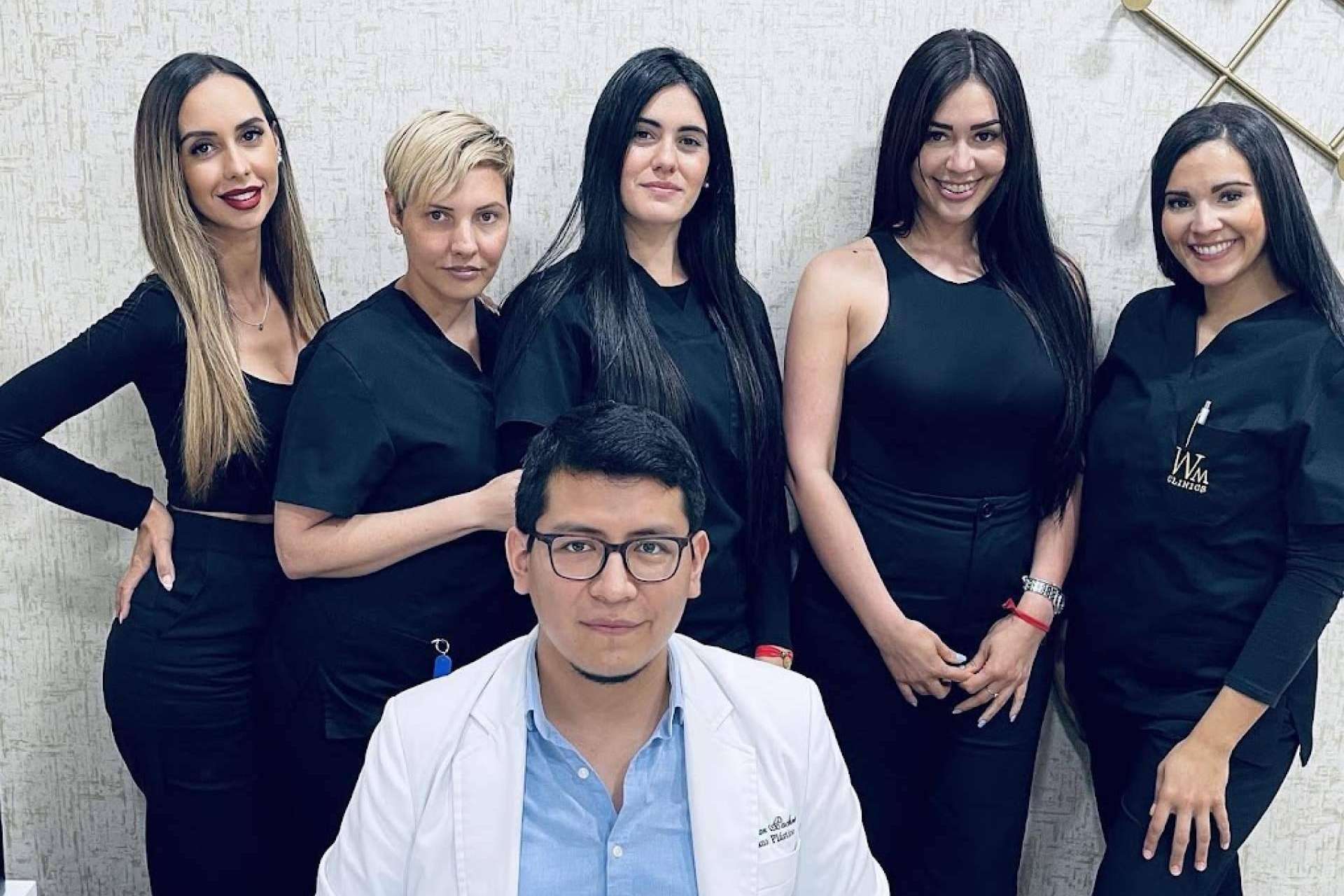 El Dr. Yvan Pacheco inaugura una nueva clínica en Telde