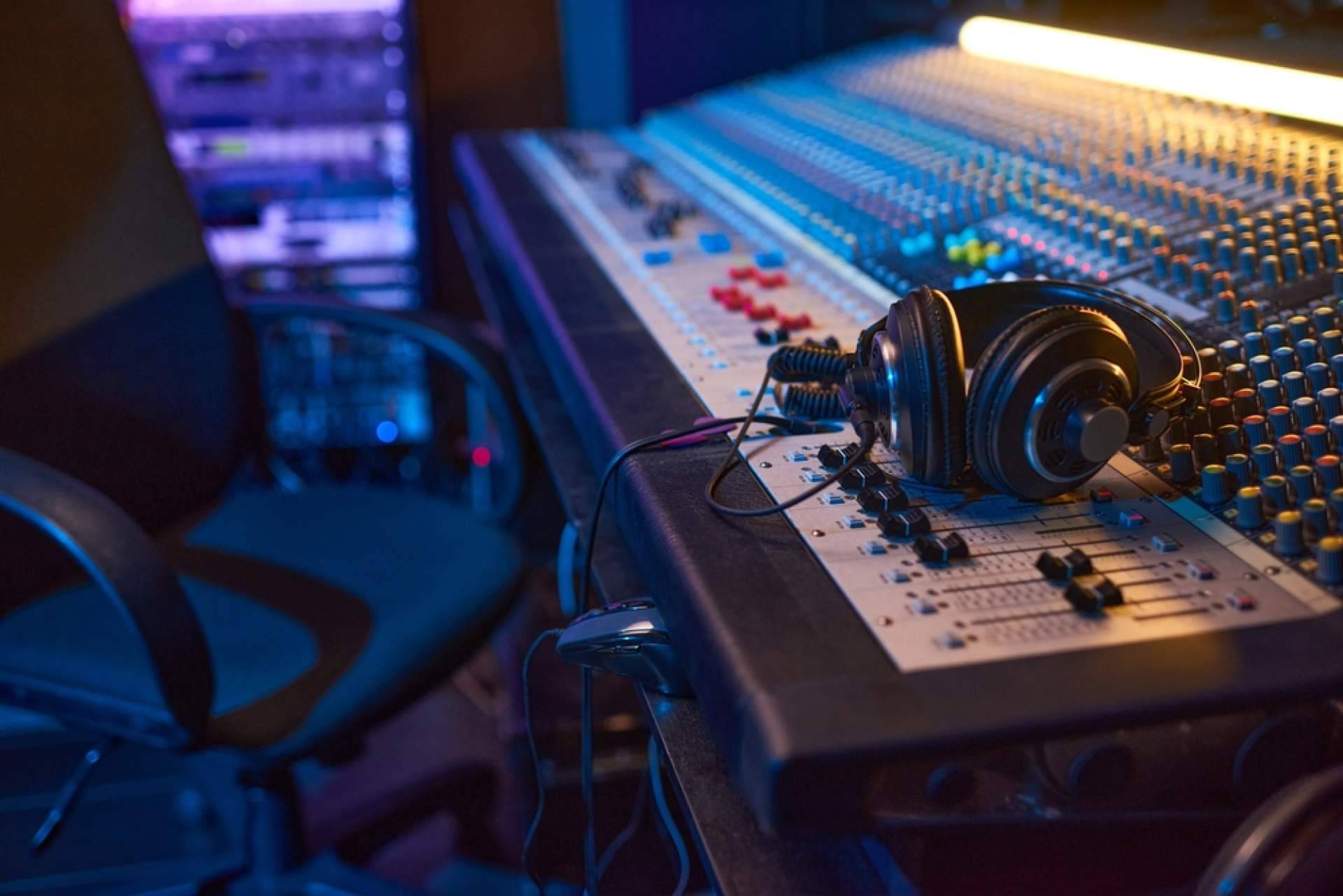 Distribuidora musical sin obligaciones ni trampas, para artistas con potencial, CMMG