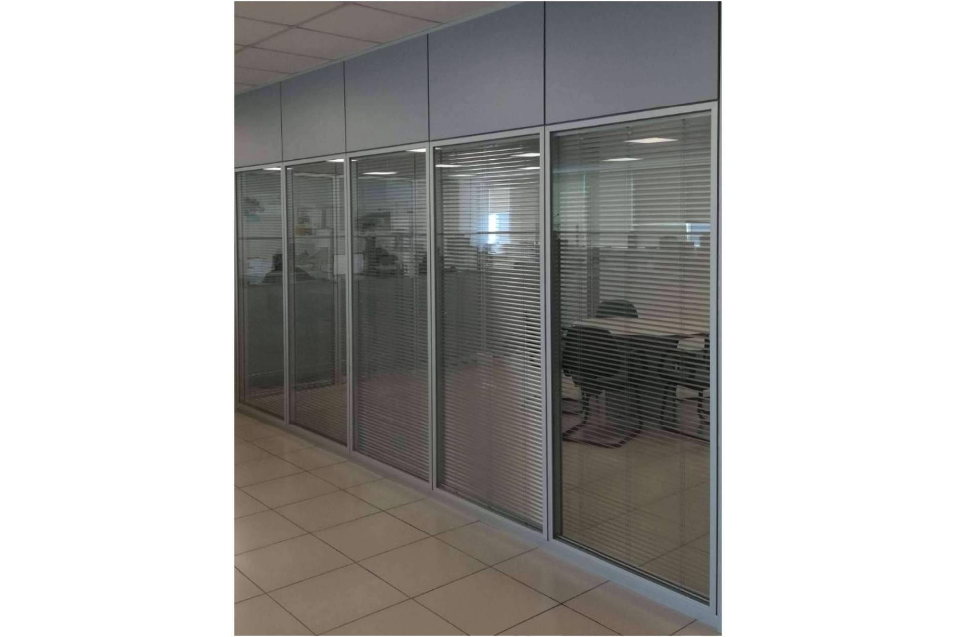 Protecnics Global, instalación de mamparas en Málaga