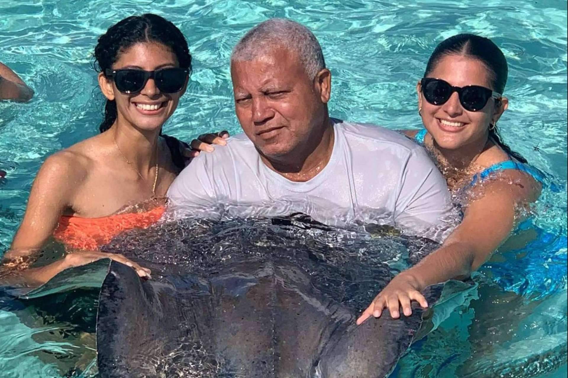 Los paquetes turísticos para visitar Stingray City de Cayman Ocean Adventures