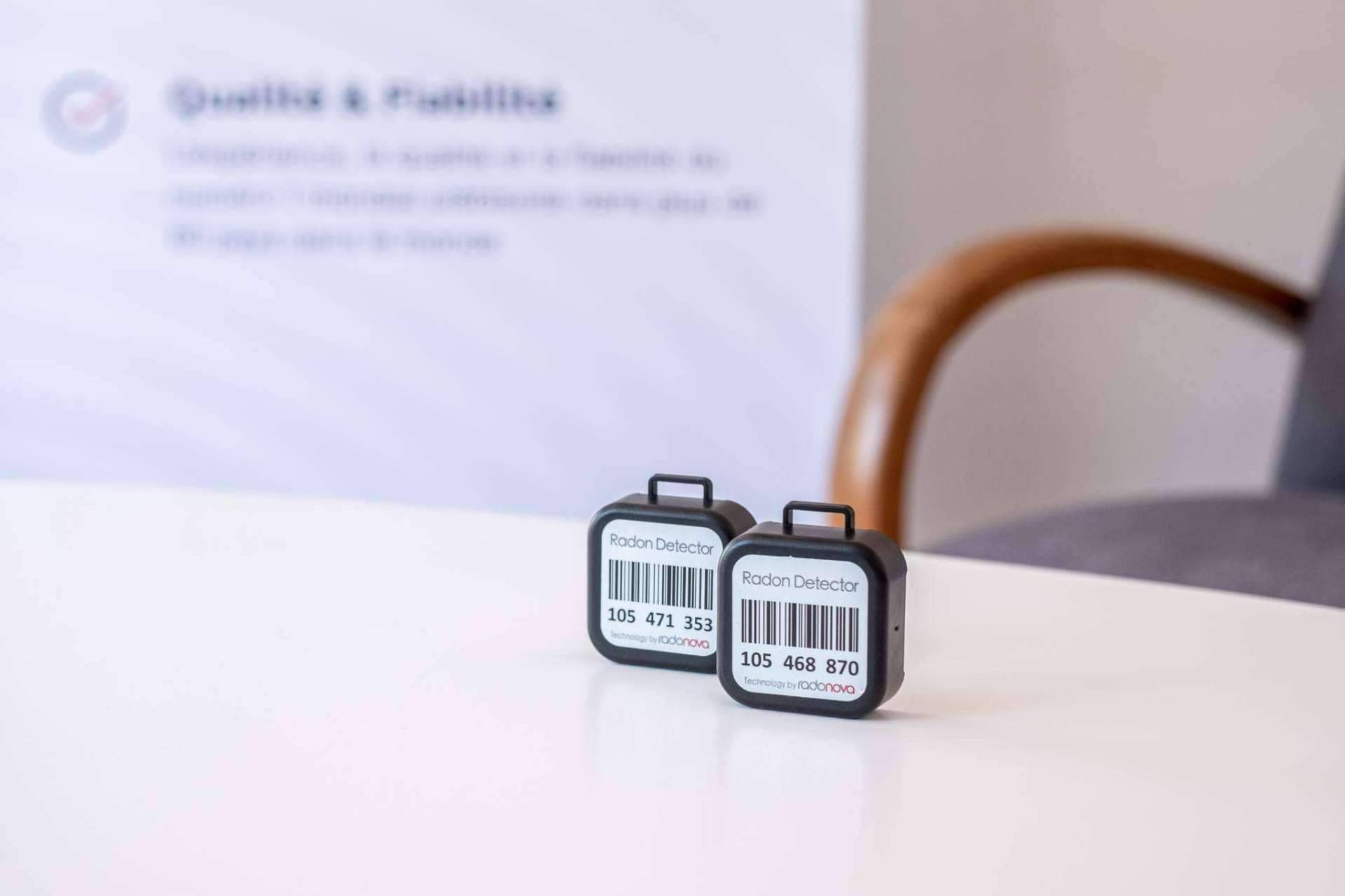 Medidores para detectar radón, con Radonova