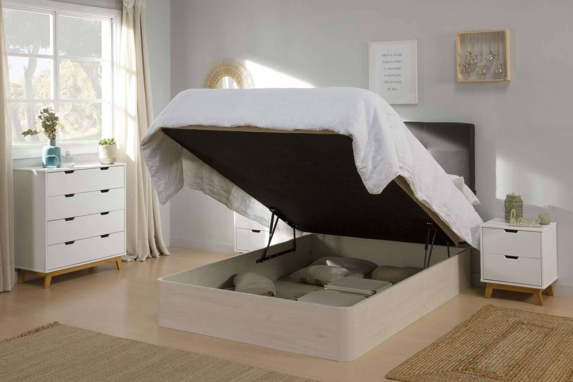 Los expertos de Top Mueble explican qué opción es mejor para el colchón;  un somier o una base tapizada
