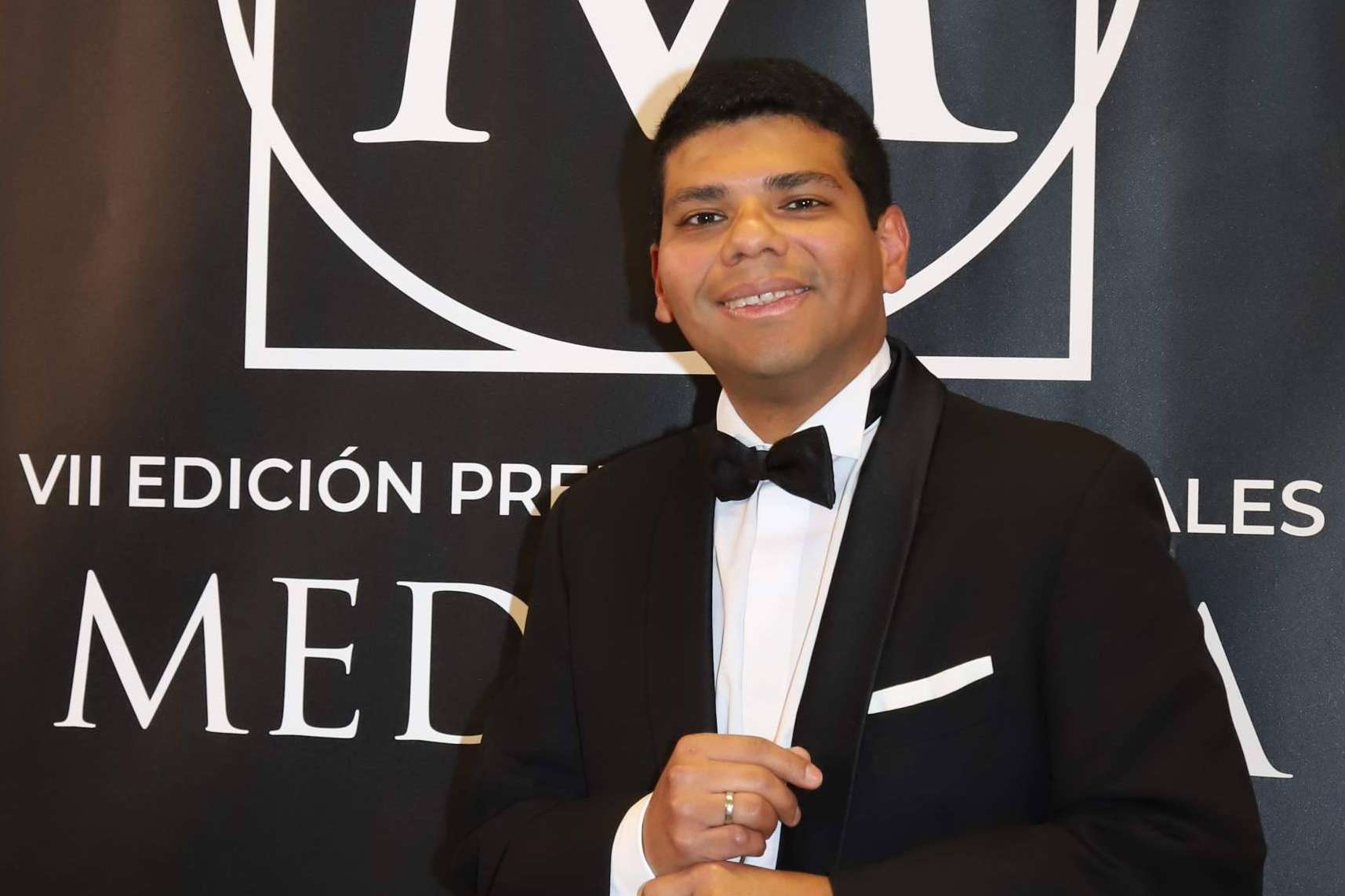 El Dr. Antonio Fernández Brito de Microcapilar Hair Clinic recibió un galardón como Cirujano Capilar