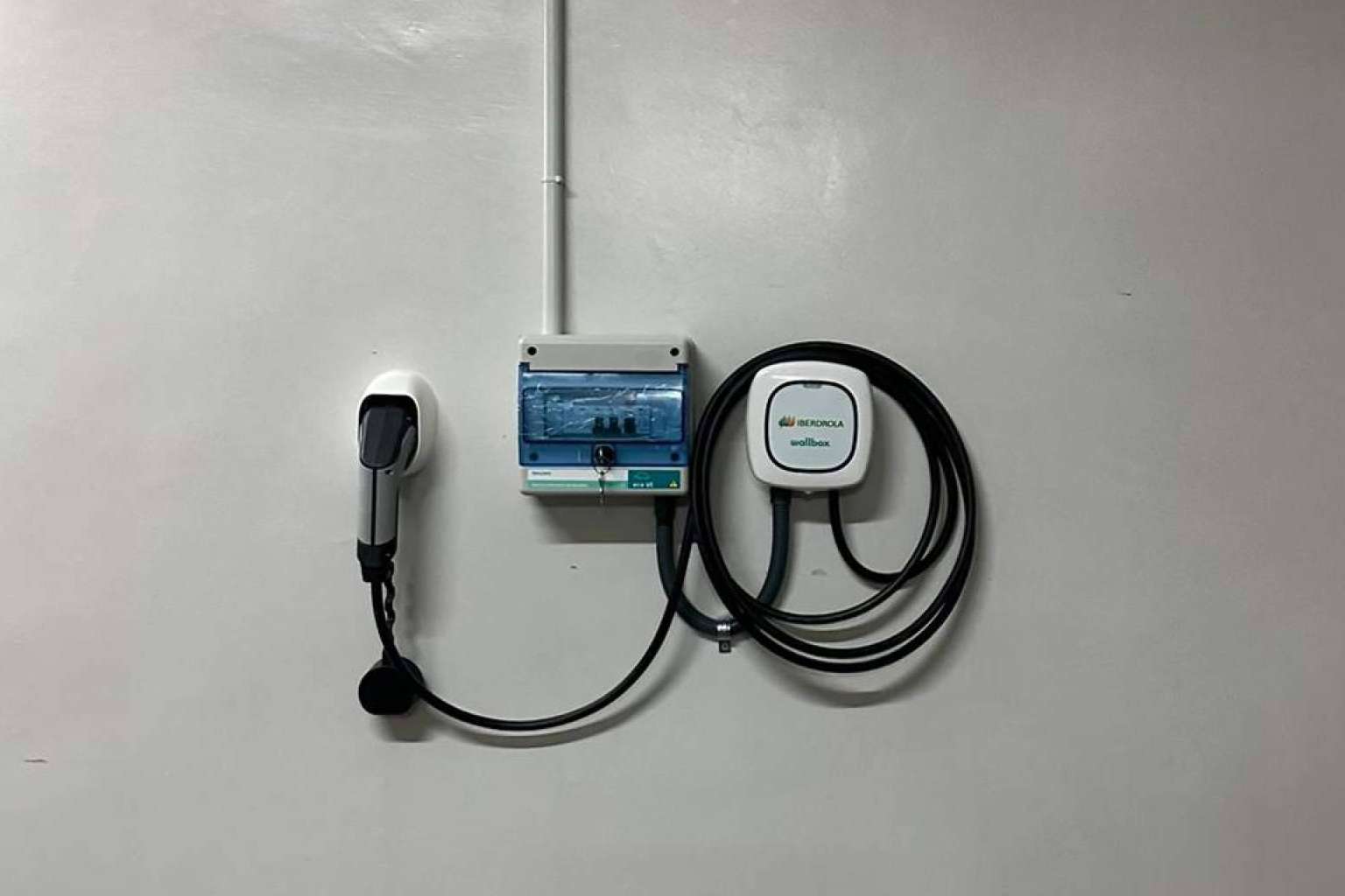 La importancia de la preinstalación para puntos de recarga de vehículos eléctricos en comunidades de propietarios