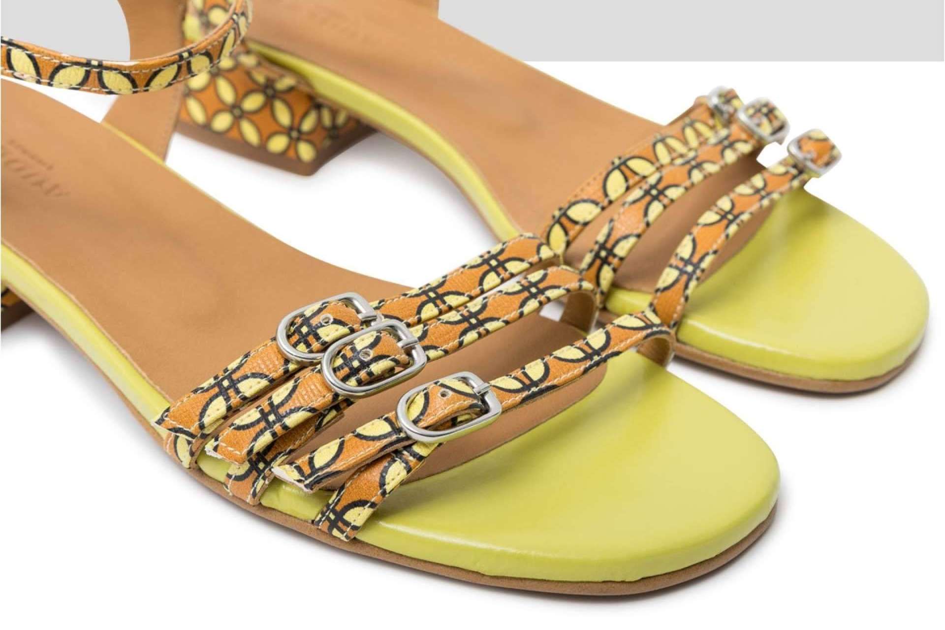 Confort y estilo con las sandalias planas para el verano con la comodidad de Audley Shoes