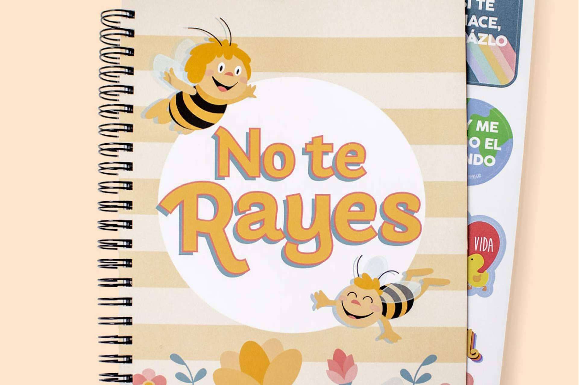 Marronynegro presenta su nueva colección de libretas con mensajes