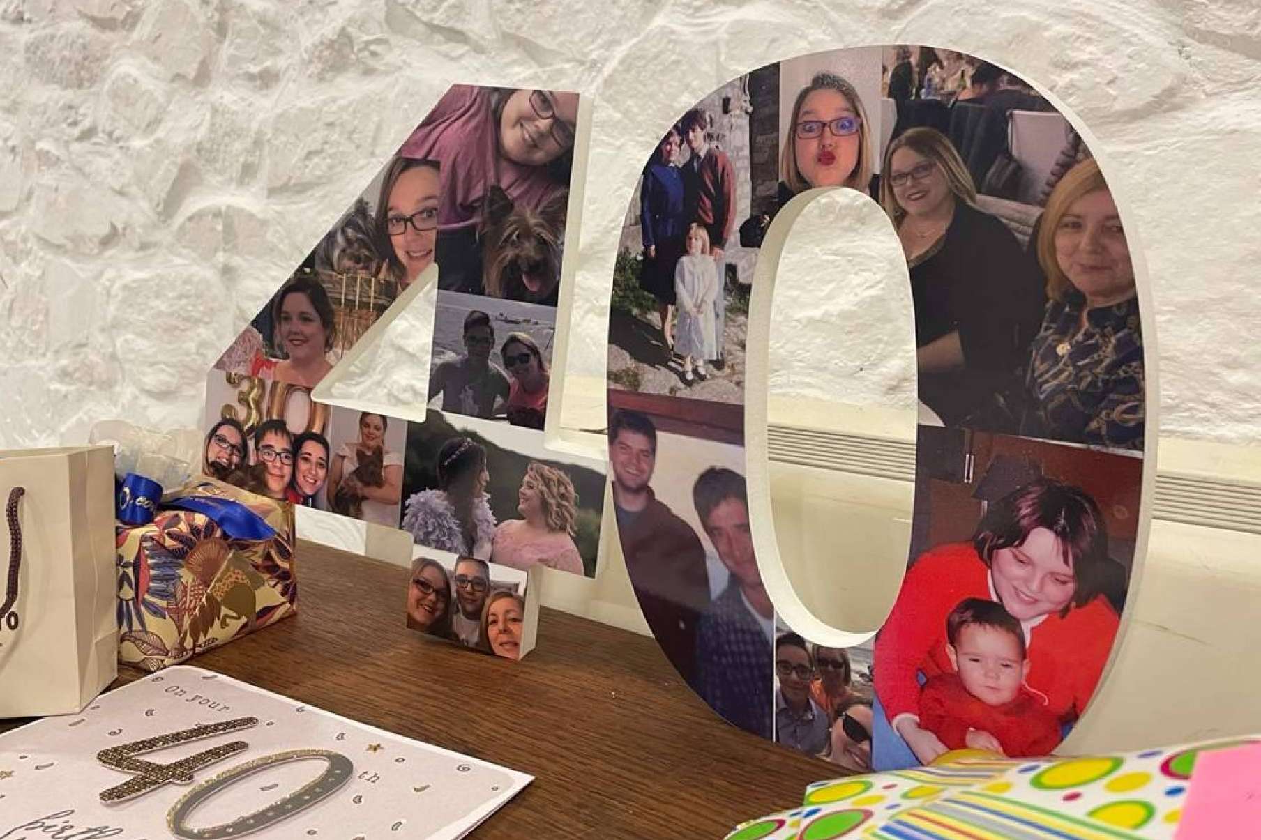 El número del cumpleaños decorado con fotografías, un excelente regalo