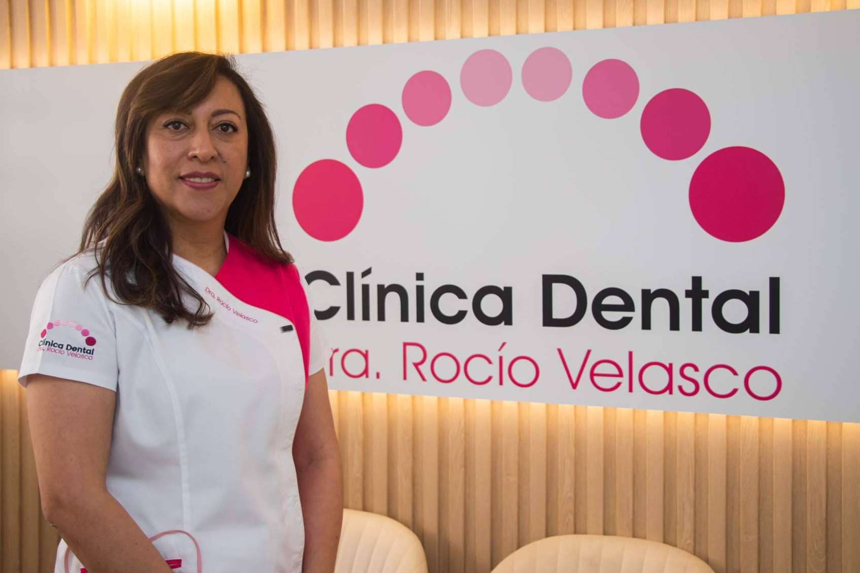 Clínica Dental Rocío Velasco, excelencia en rehabilitación total con implantes y prótesis