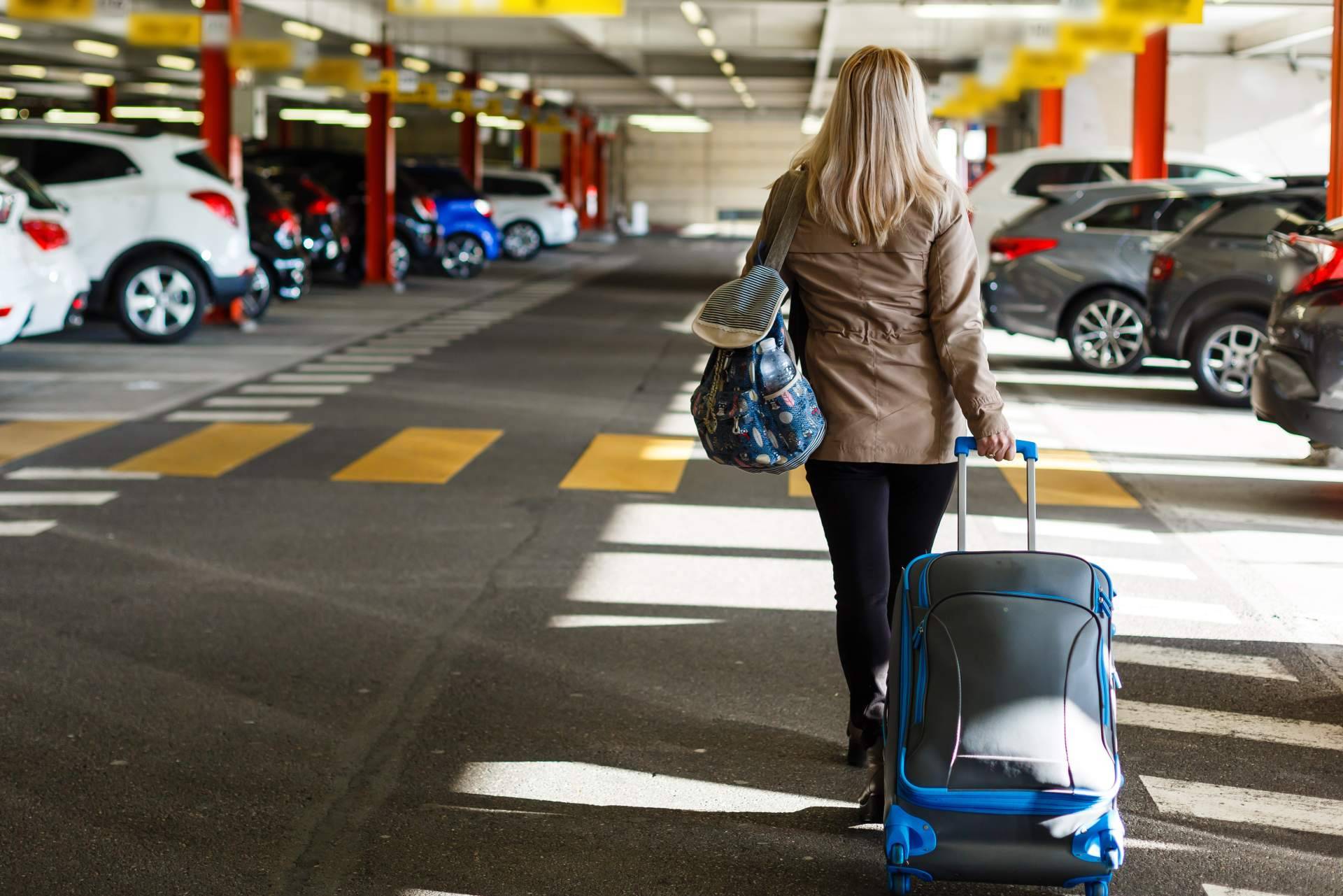Todas las ventajas del servicio de parking aeropuerto Alicante de Apárcalo