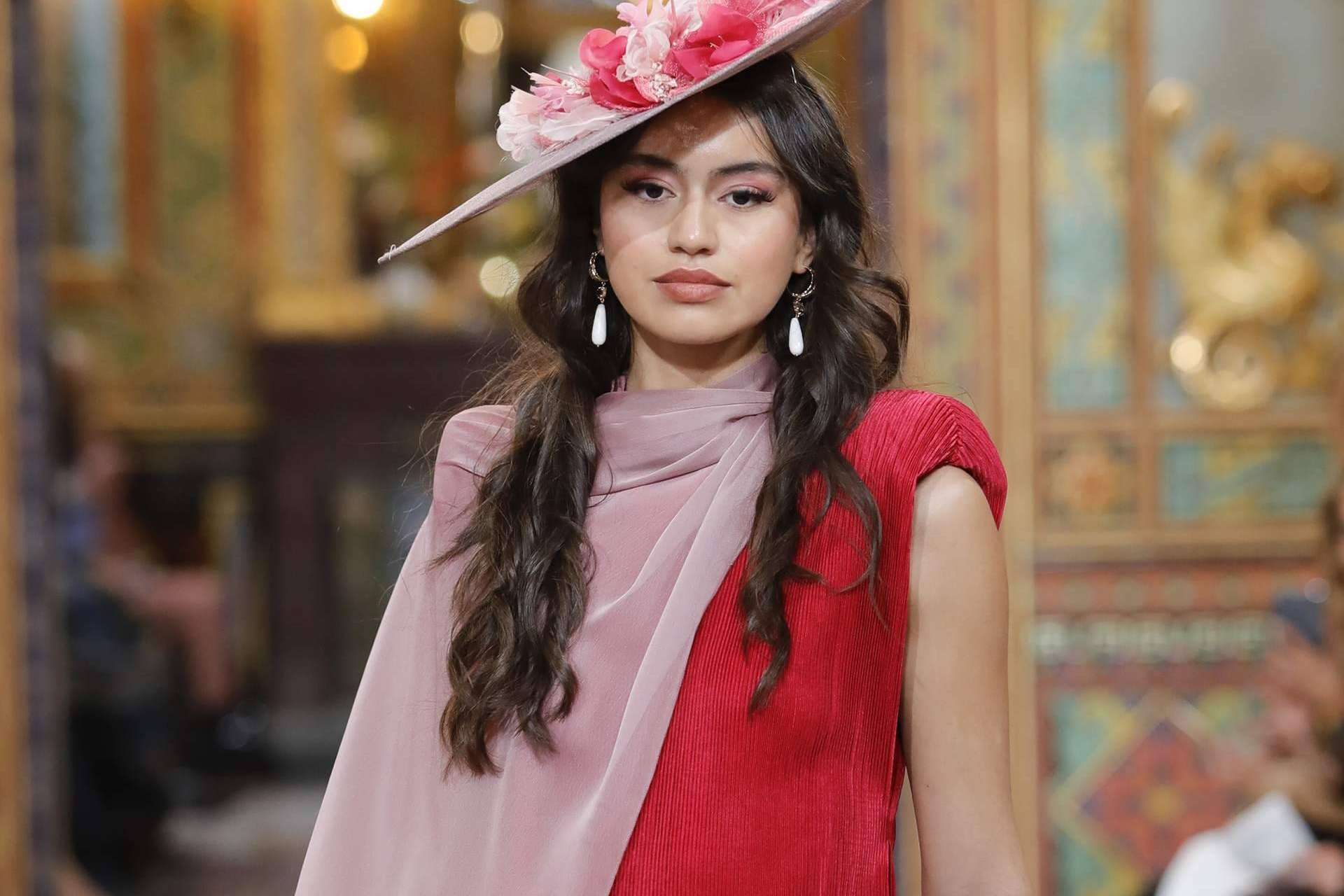 Tendencia para invitadas de boda; artesanía hecha en España
